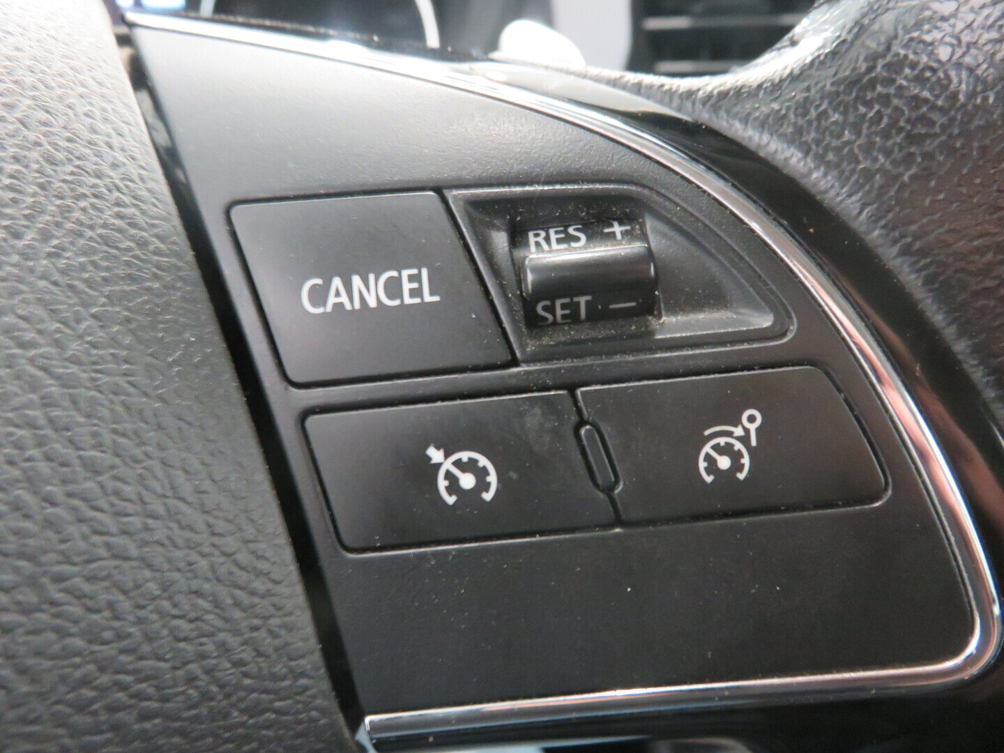 MITSUBISHI Outlander 6