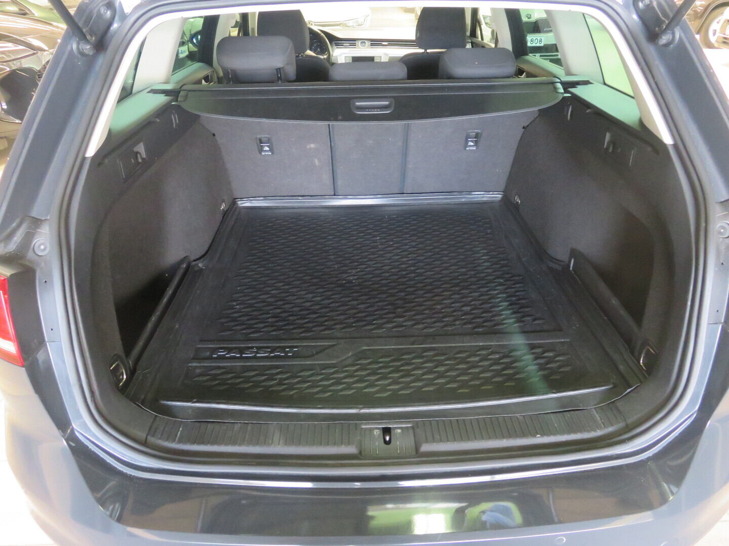 VOLKSWAGEN Passat 13