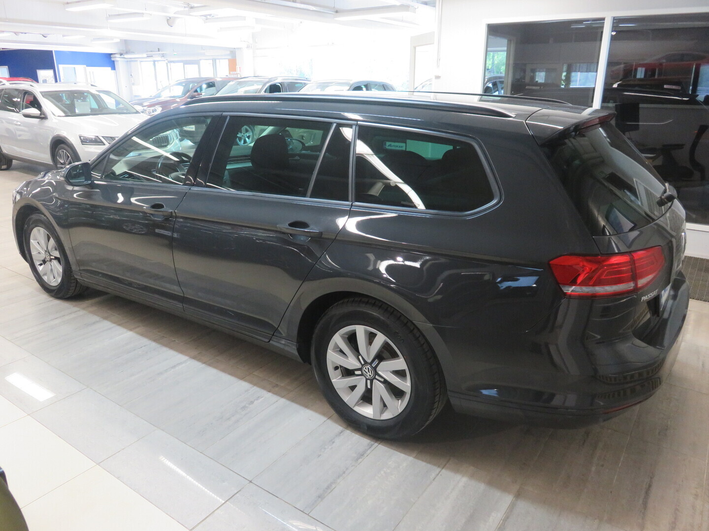 VOLKSWAGEN Passat 14