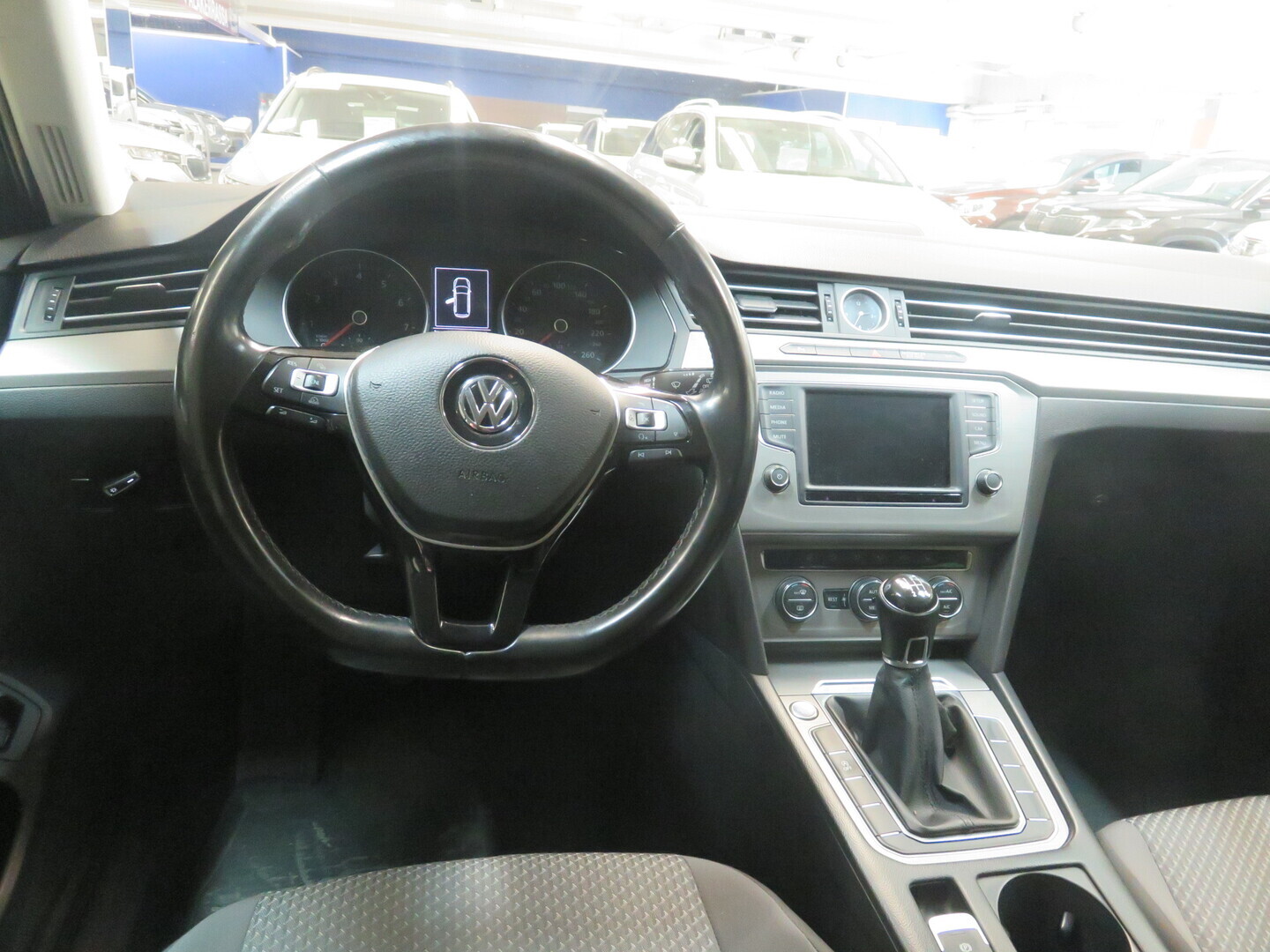 VOLKSWAGEN Passat 5