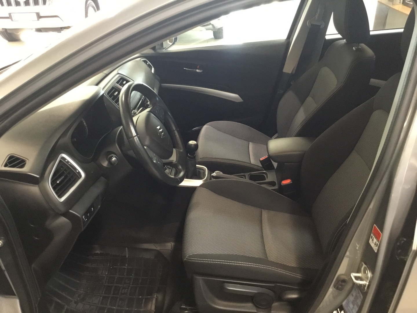 SUZUKI SX4 8