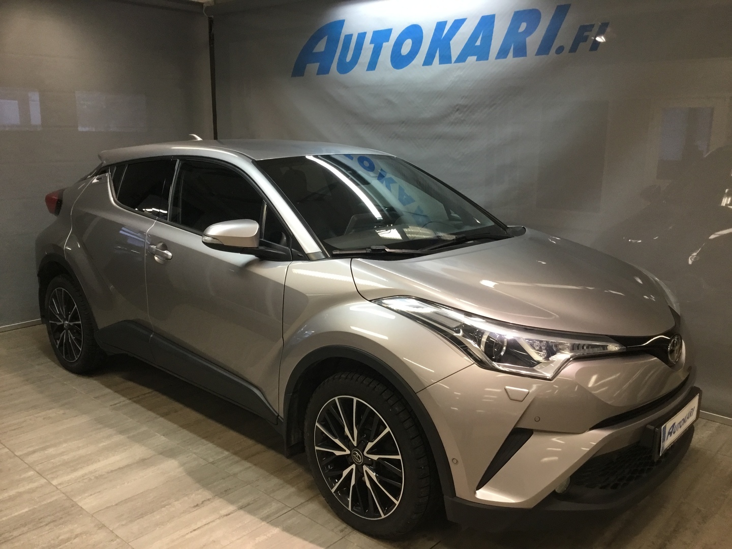 TOYOTA C-HR 1