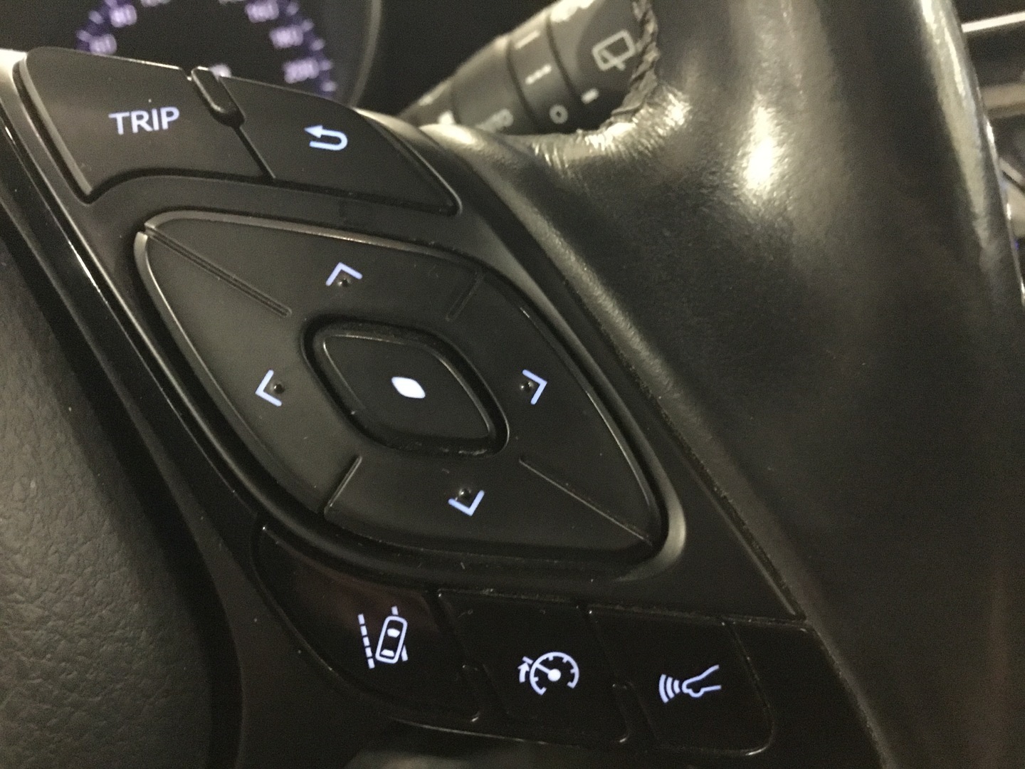 TOYOTA C-HR 15