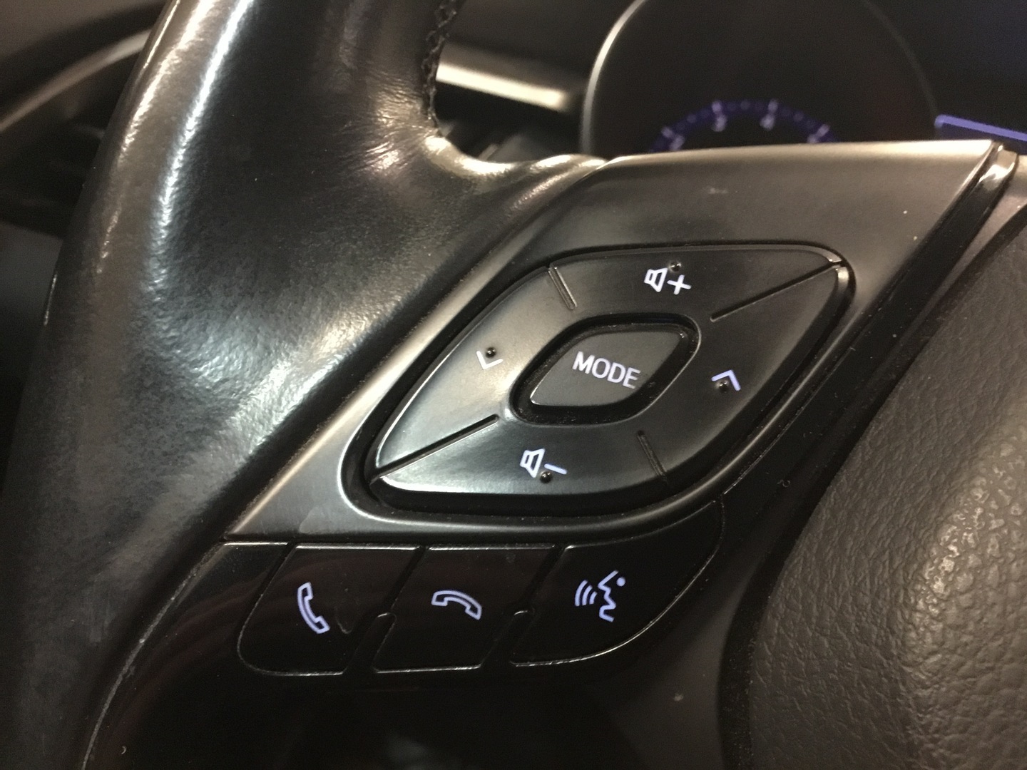 TOYOTA C-HR 16