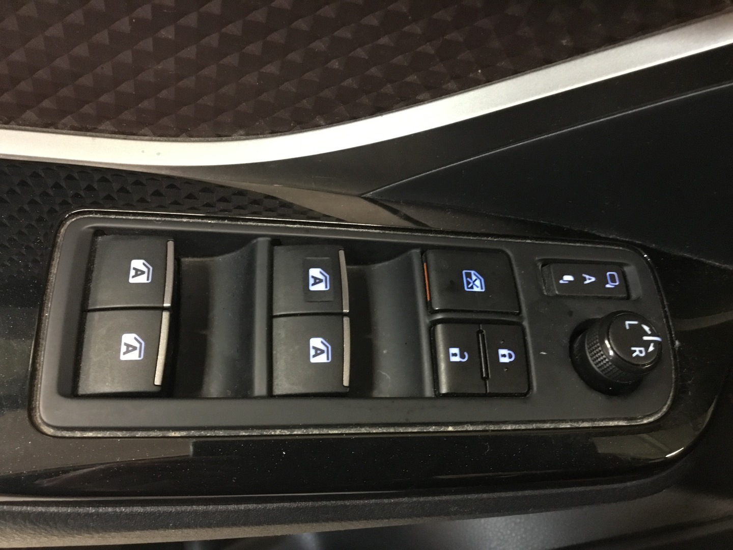 TOYOTA C-HR 18