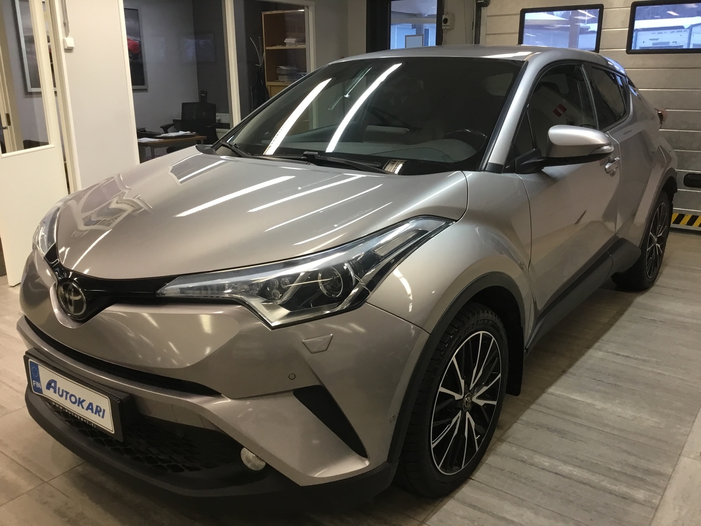 TOYOTA C-HR 3