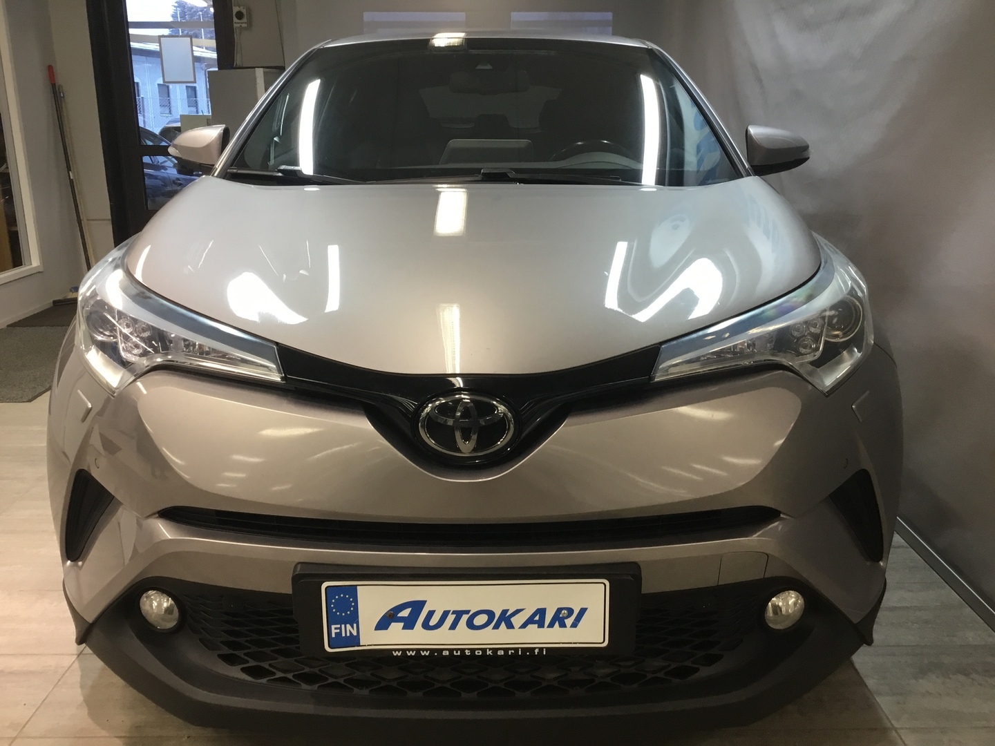 TOYOTA C-HR 5
