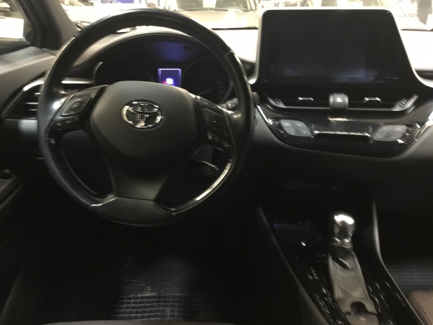TOYOTA C-HR 7
