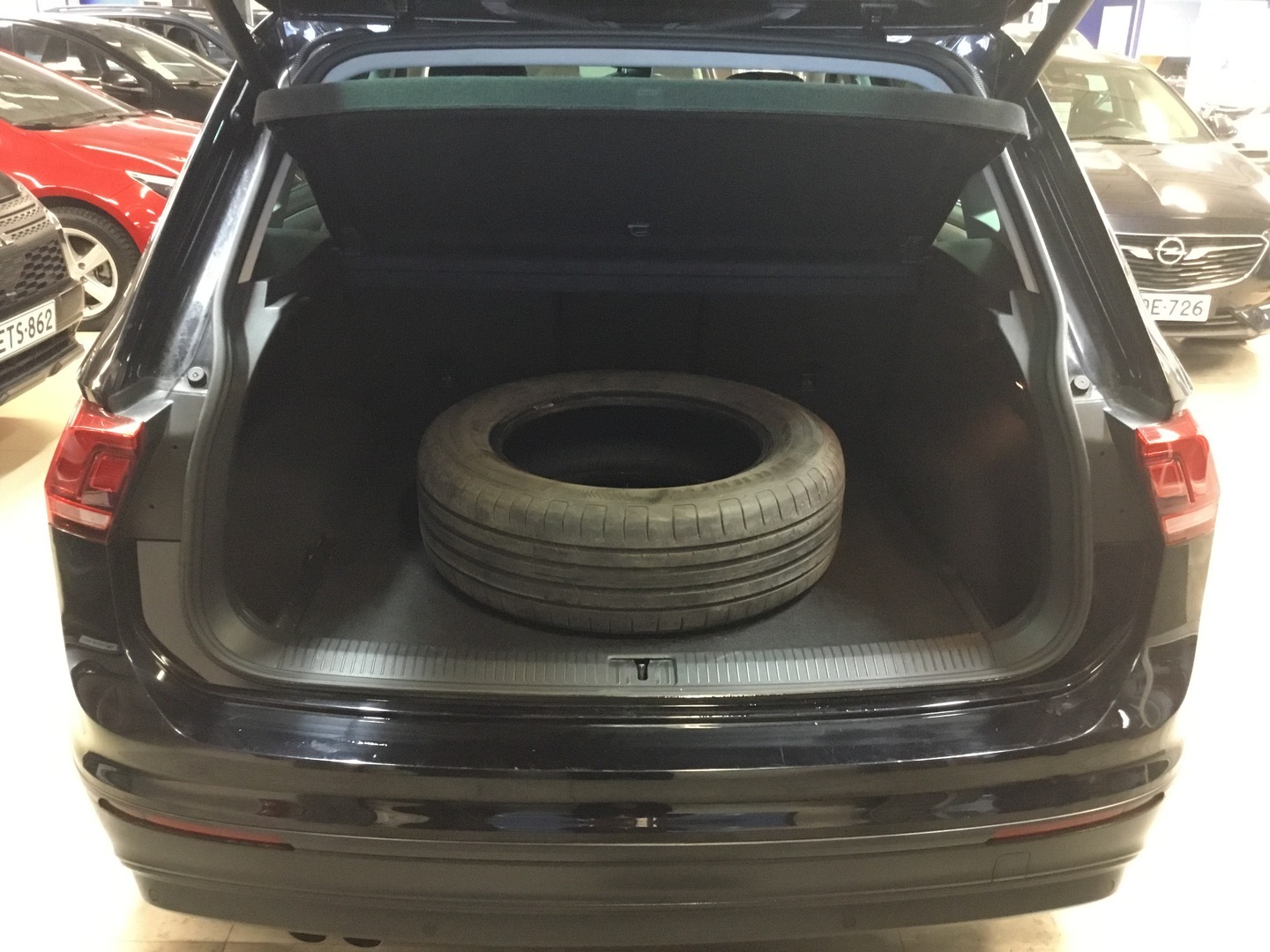 VOLKSWAGEN Tiguan 10