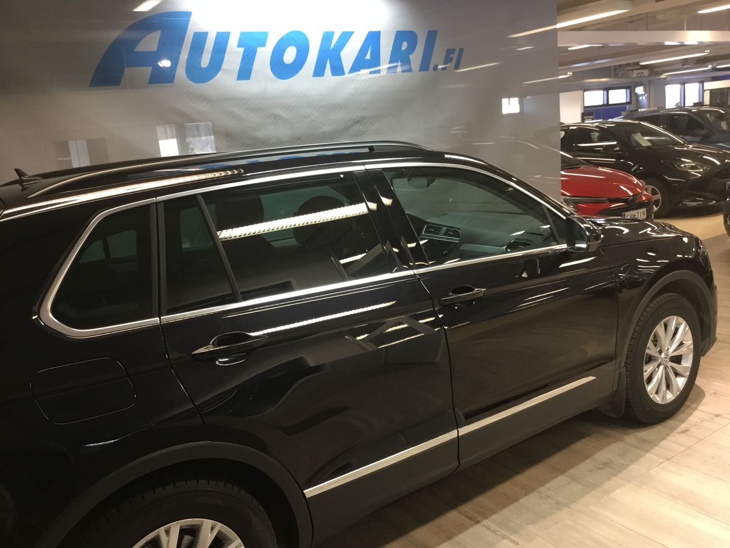 VOLKSWAGEN Tiguan 2