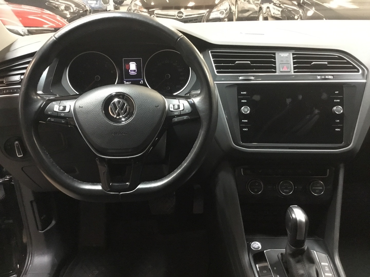 VOLKSWAGEN Tiguan 7