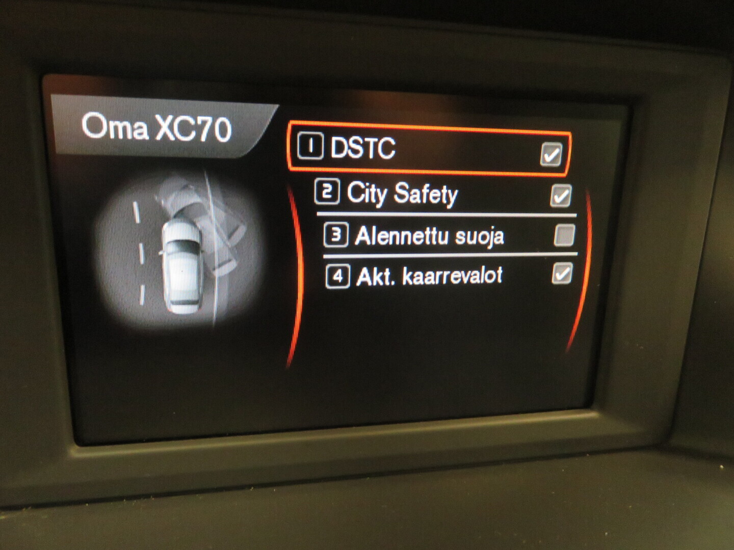 VOLVO XC70 10