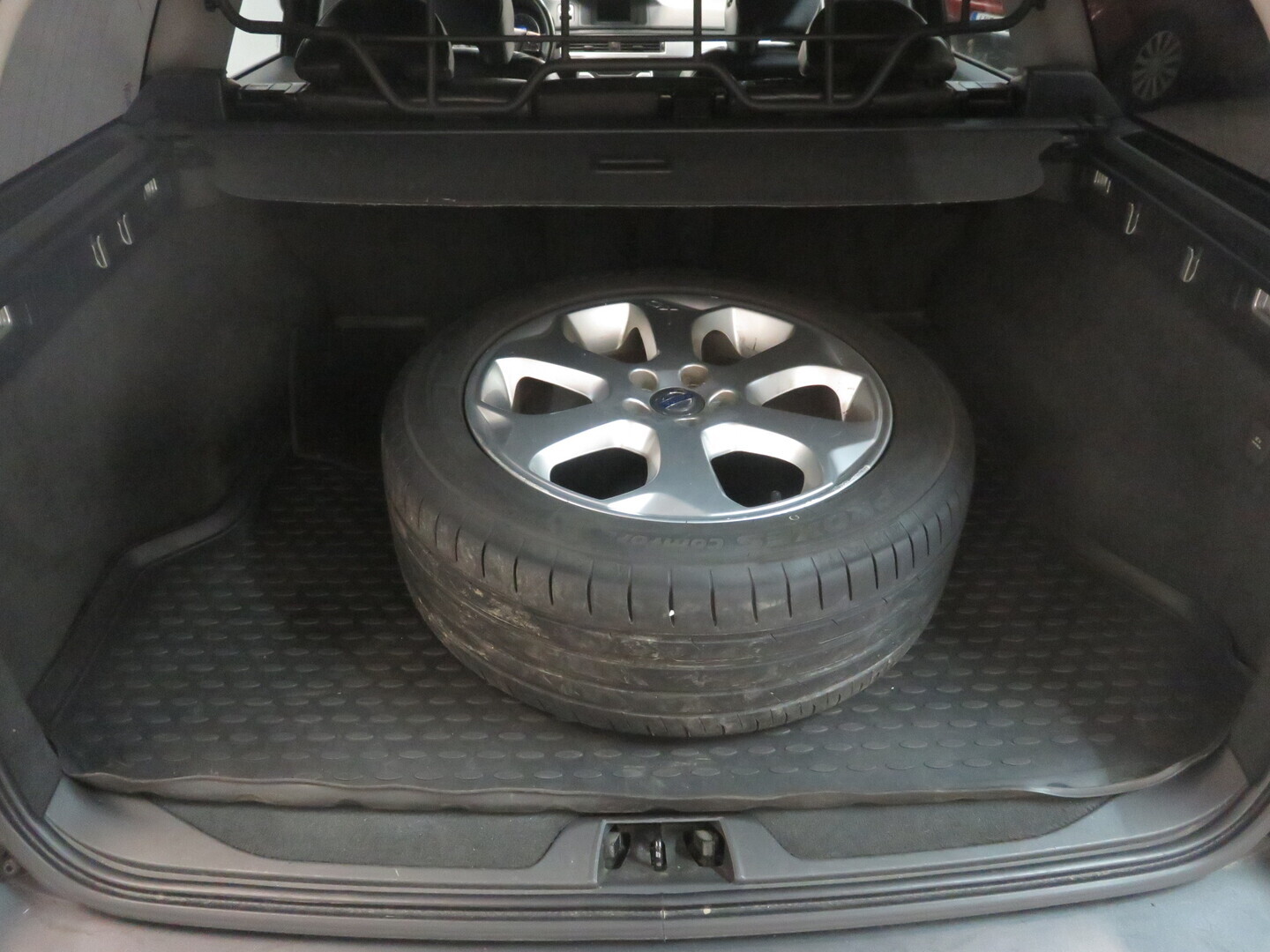 VOLVO XC70 13