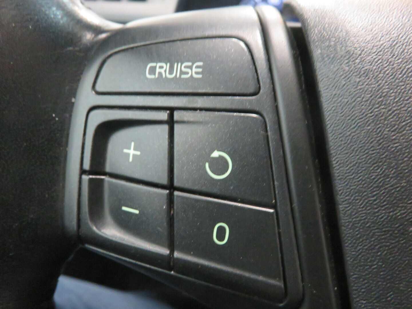 VOLVO XC70 6