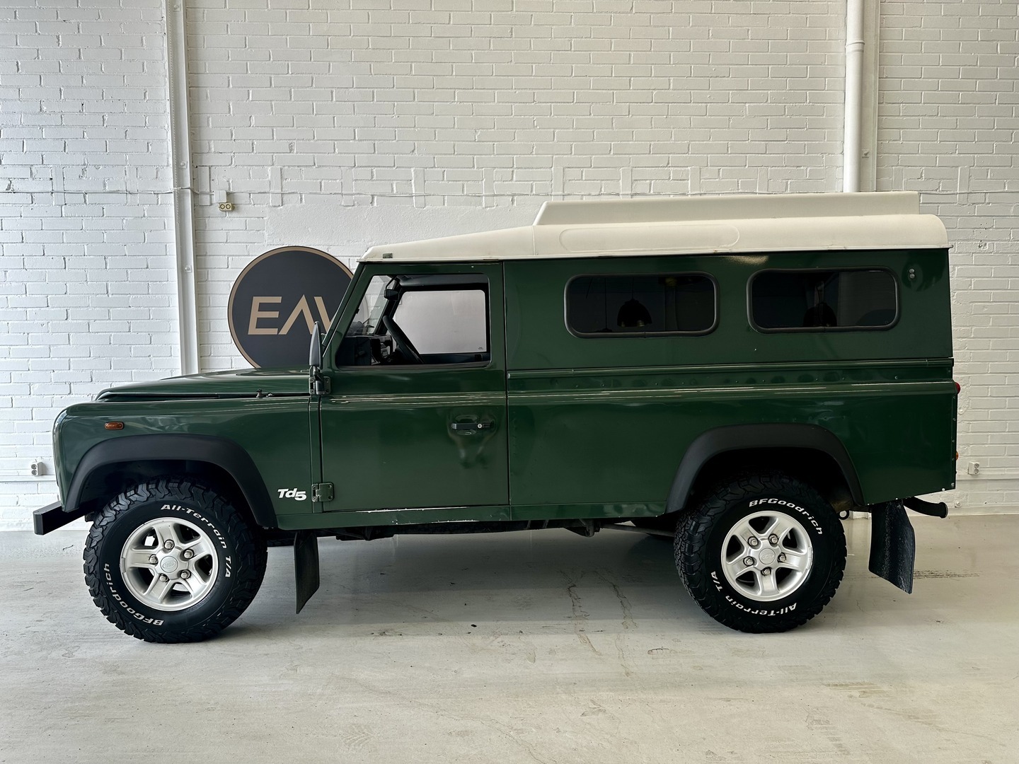 LAND ROVER Defender 2002
