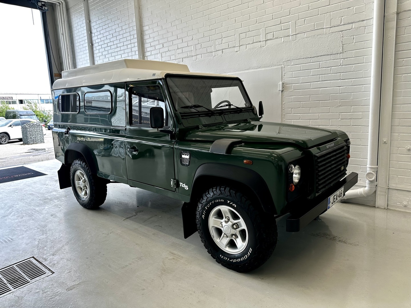 LAND ROVER Defender 2002