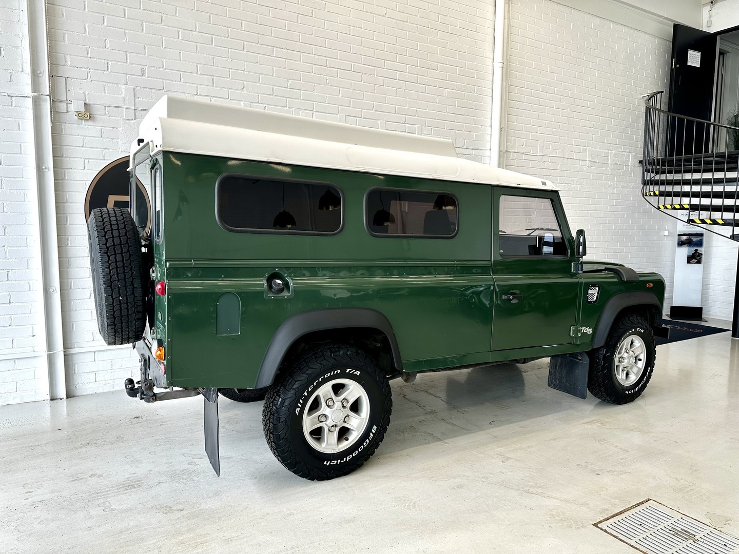 LAND ROVER Defender 2002
