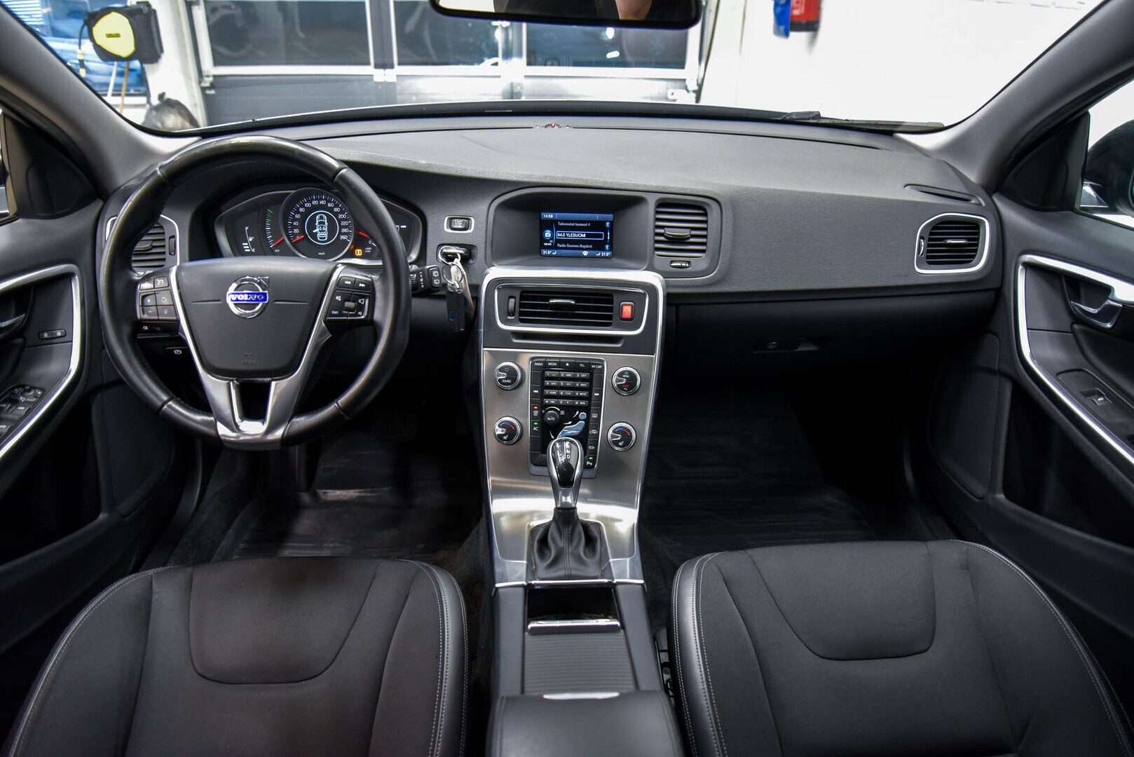 VOLVO V60 Cross Country 2016