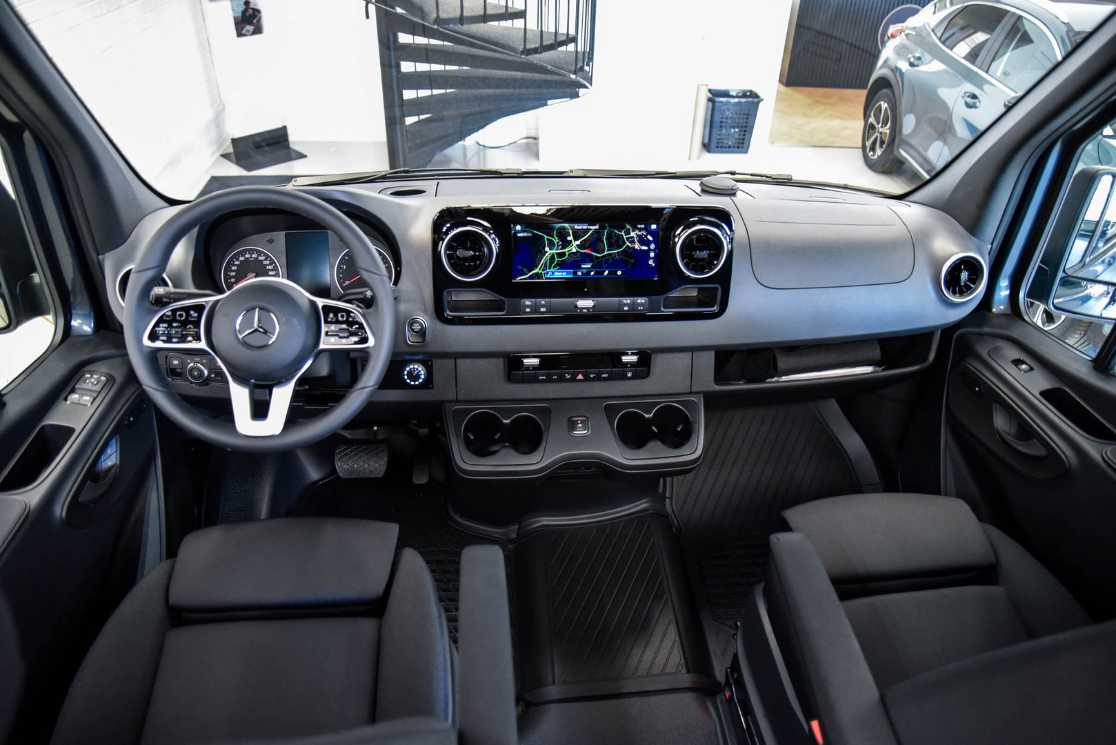 MERCEDES-BENZ Sprinter 2024