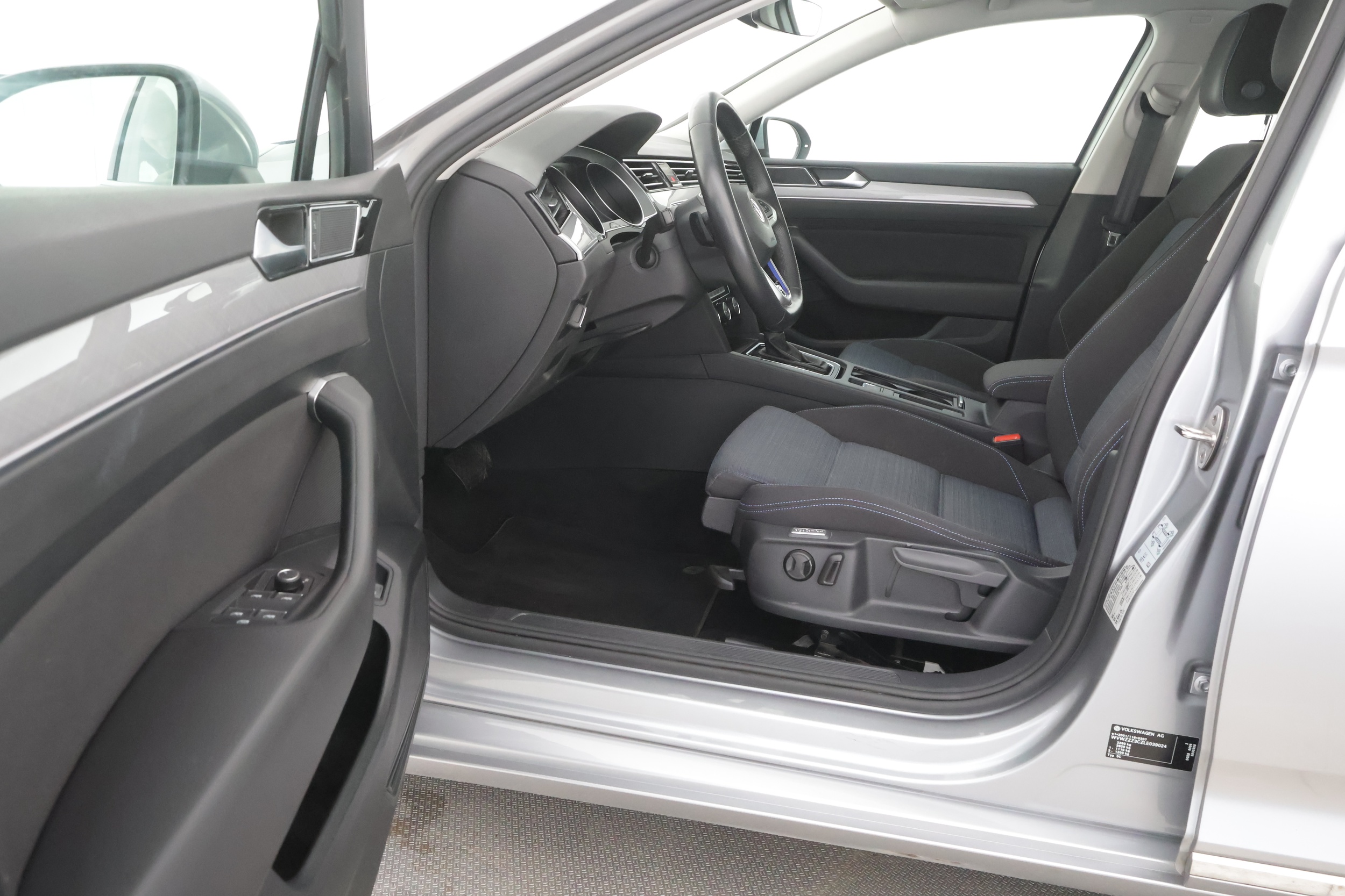 Volkswagen Passat 10