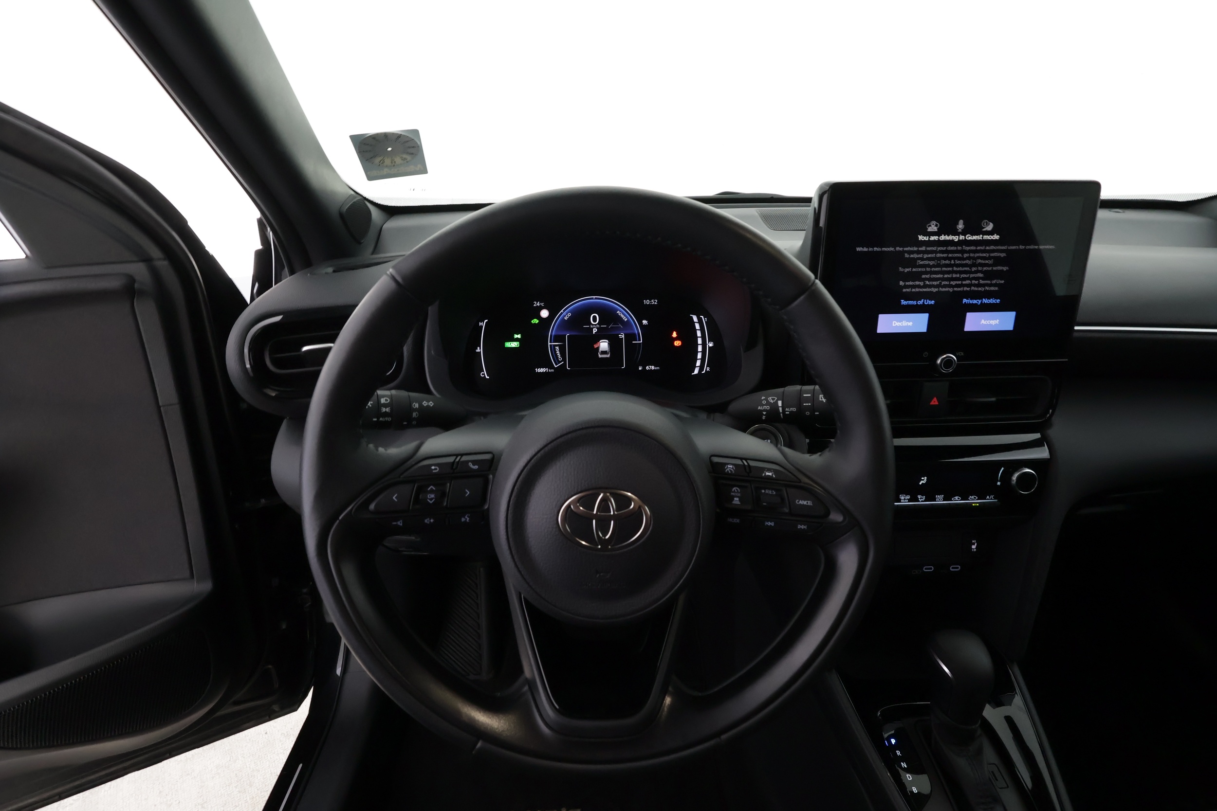 Toyota Yaris Cross 17