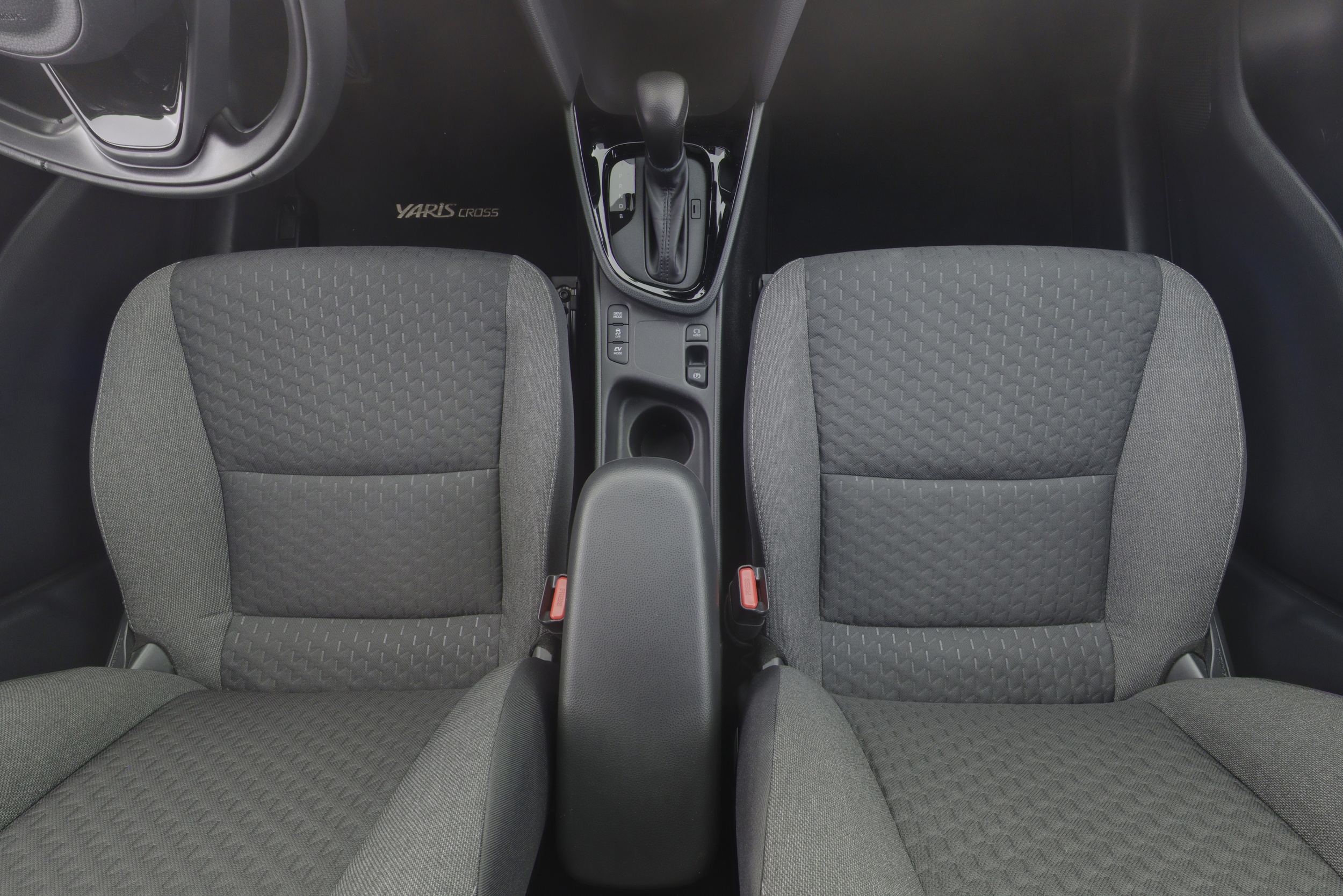Toyota Yaris Cross 12