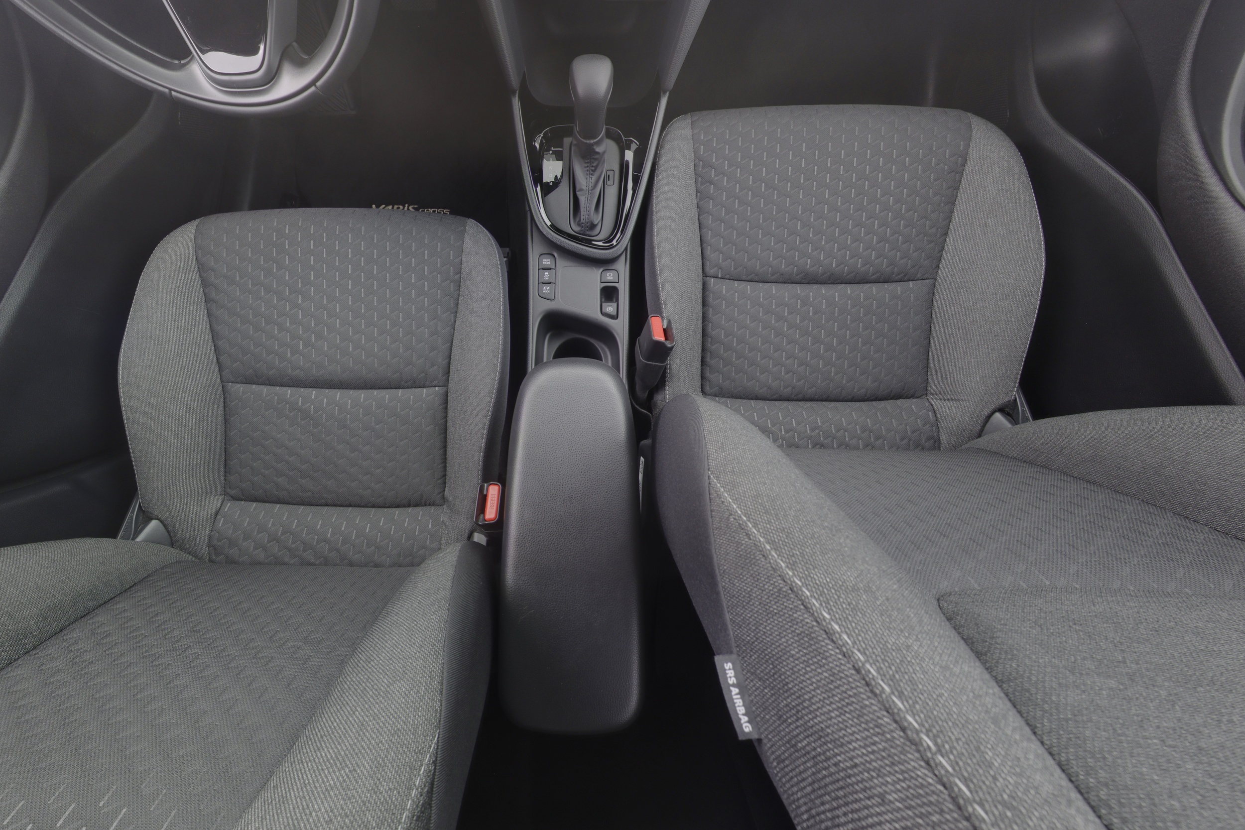 TOYOTA Yaris Cross 12