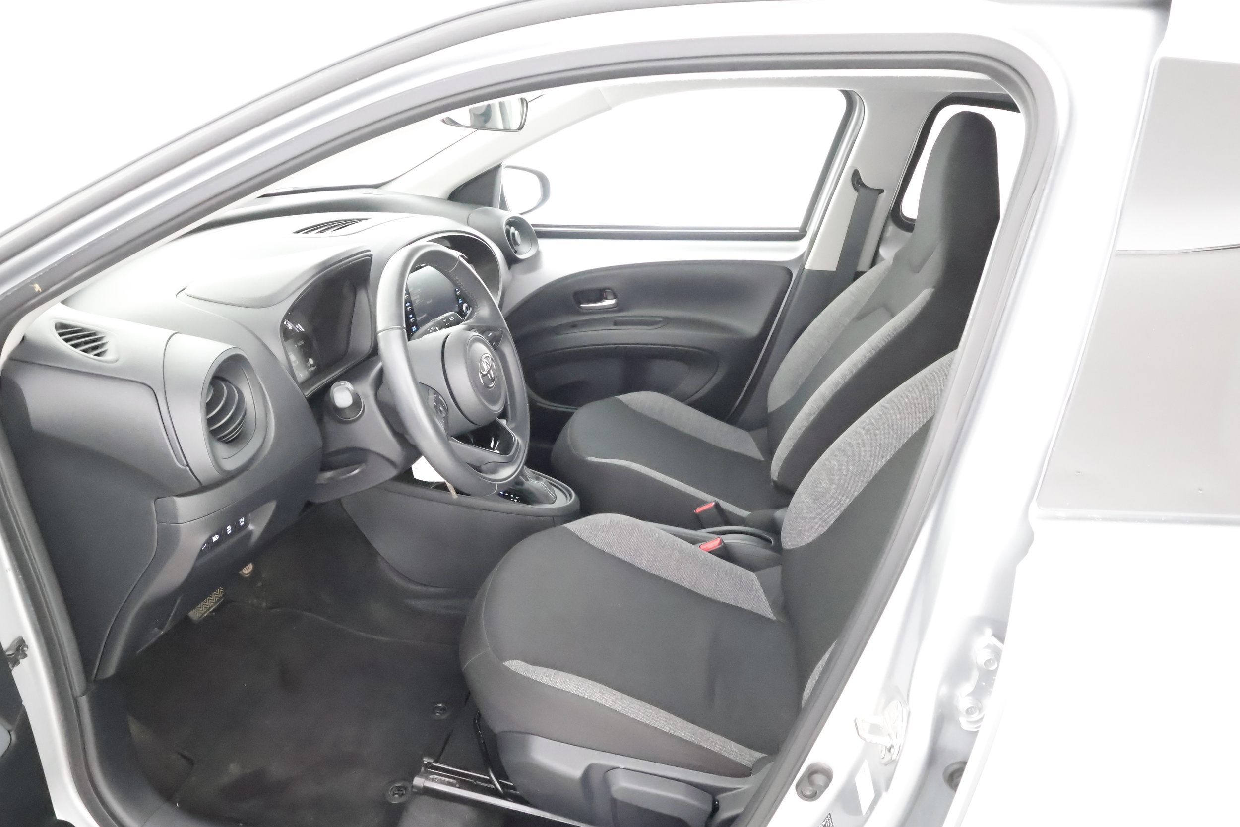 Toyota Aygo X 18