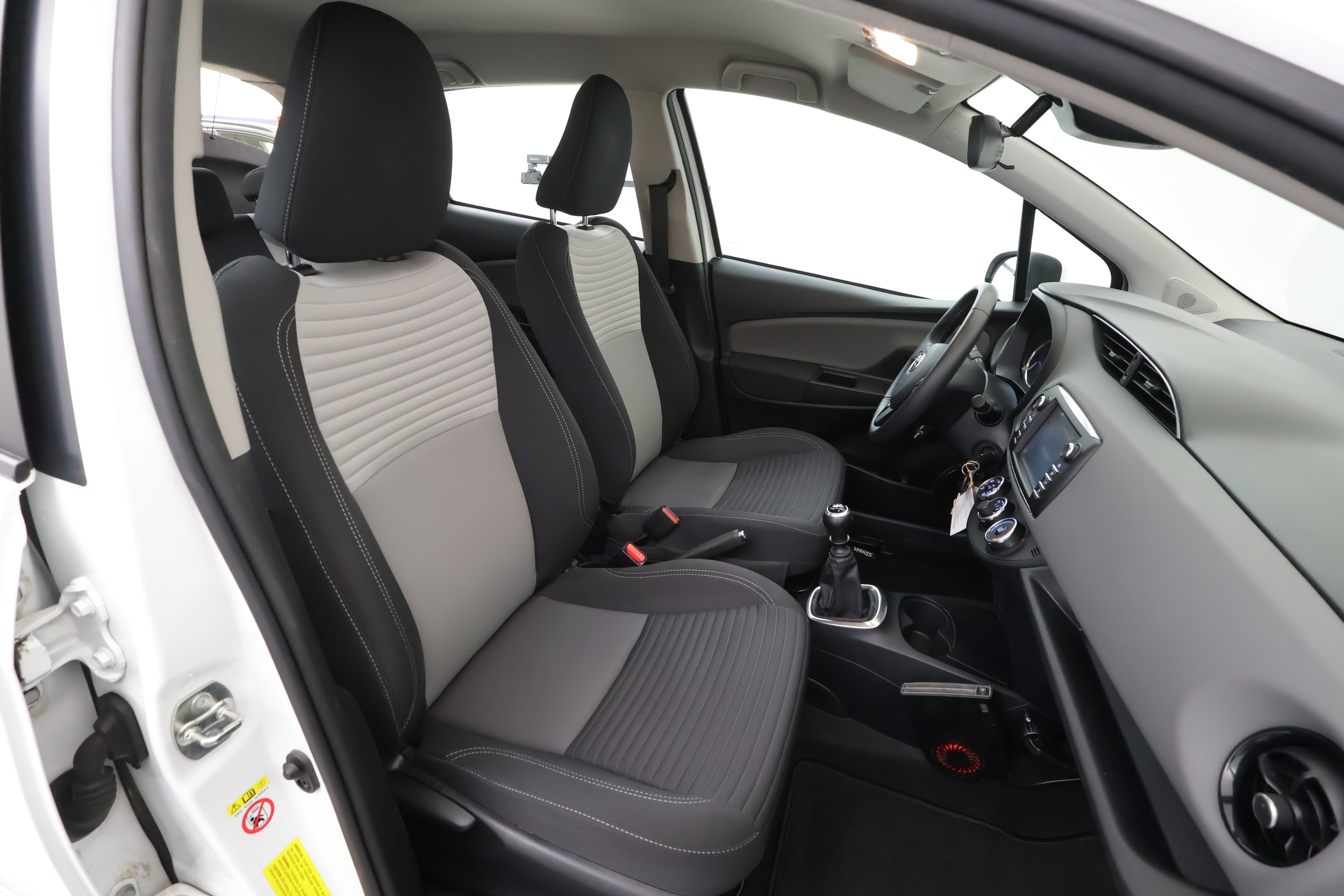 Toyota Yaris 24