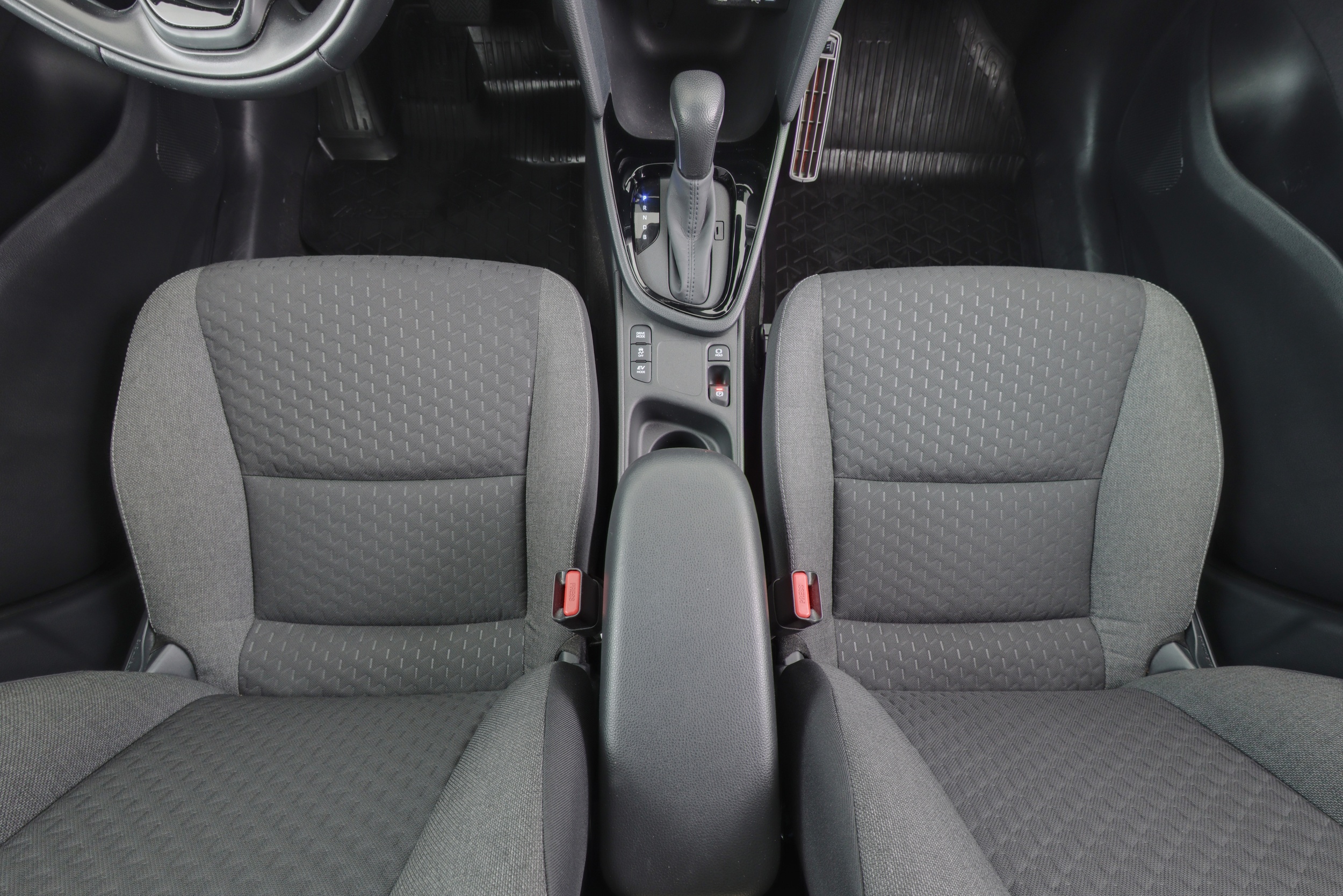 Toyota Yaris Cross 13