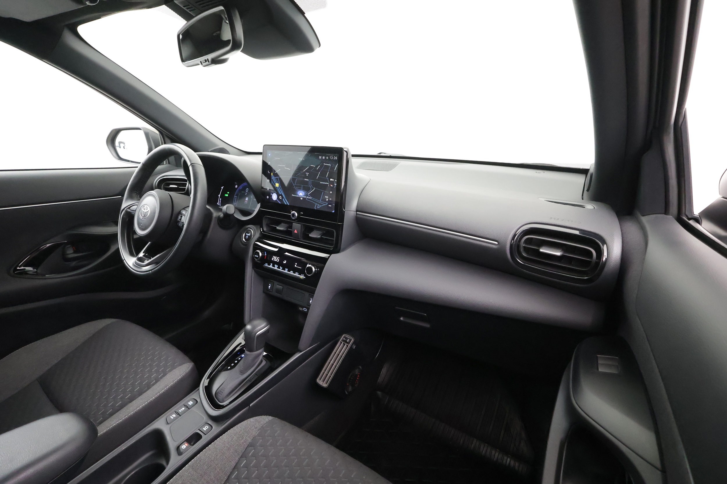 Toyota Yaris Cross 24
