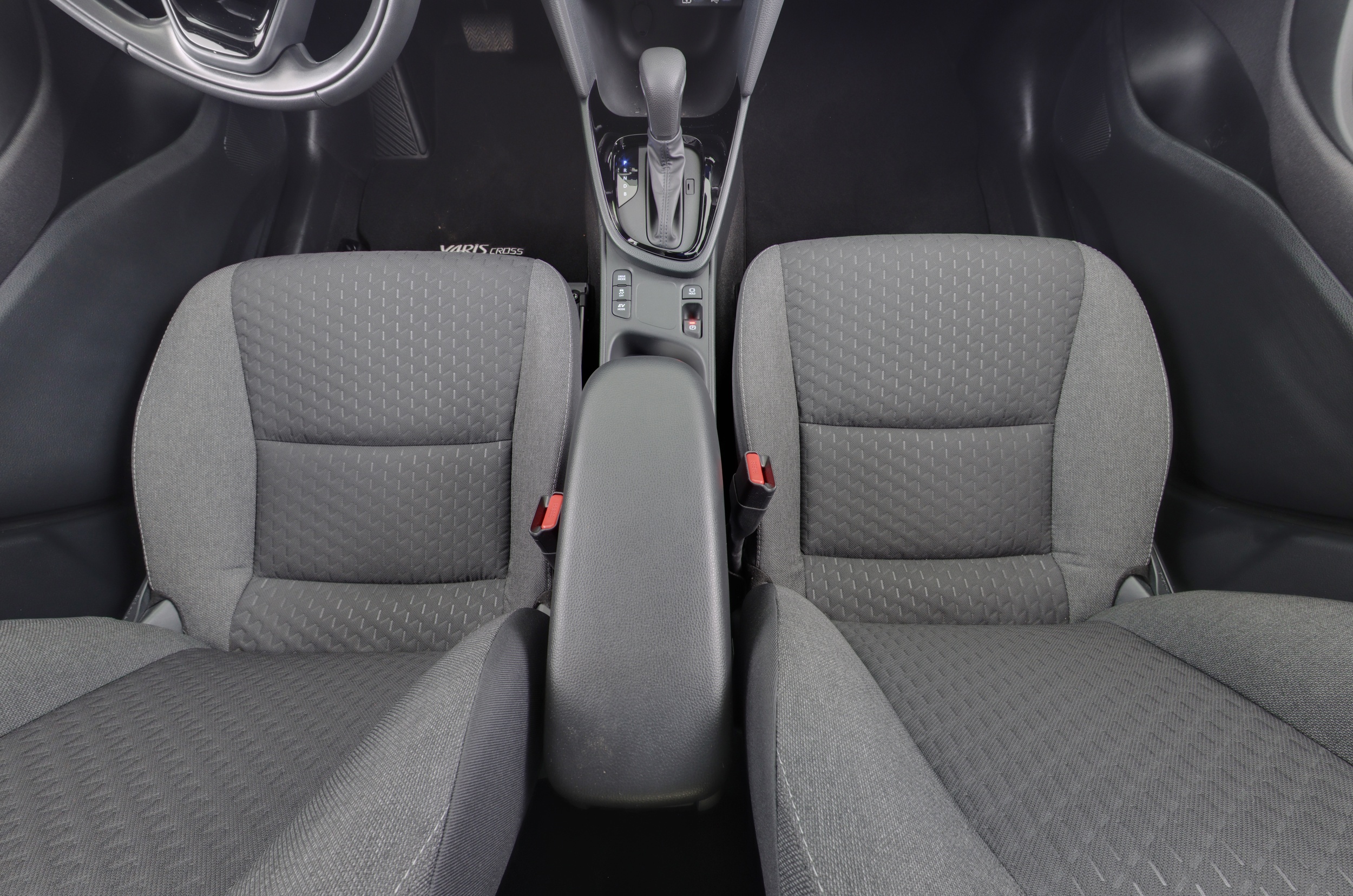 Toyota Yaris Cross 13
