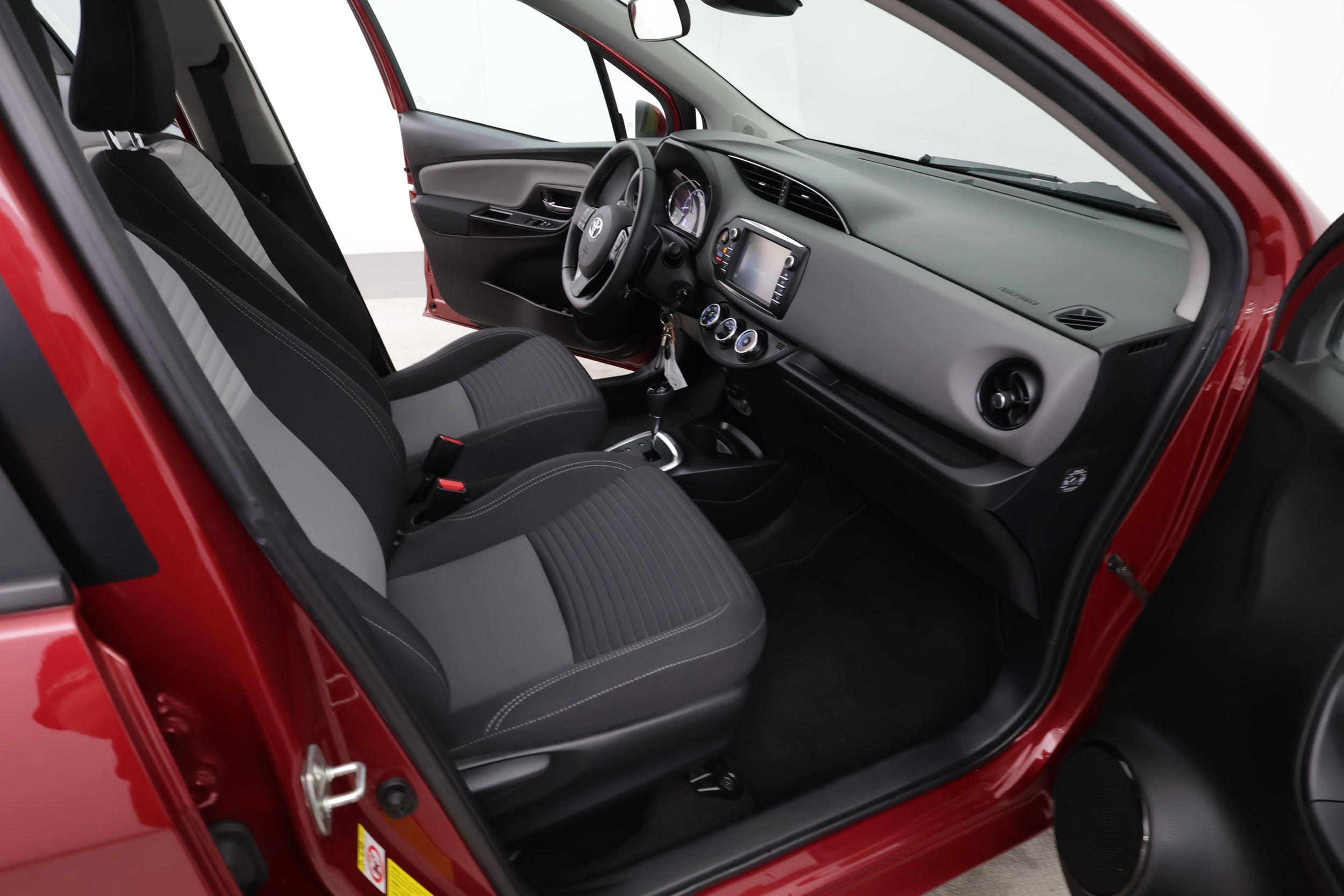 Toyota Yaris 23