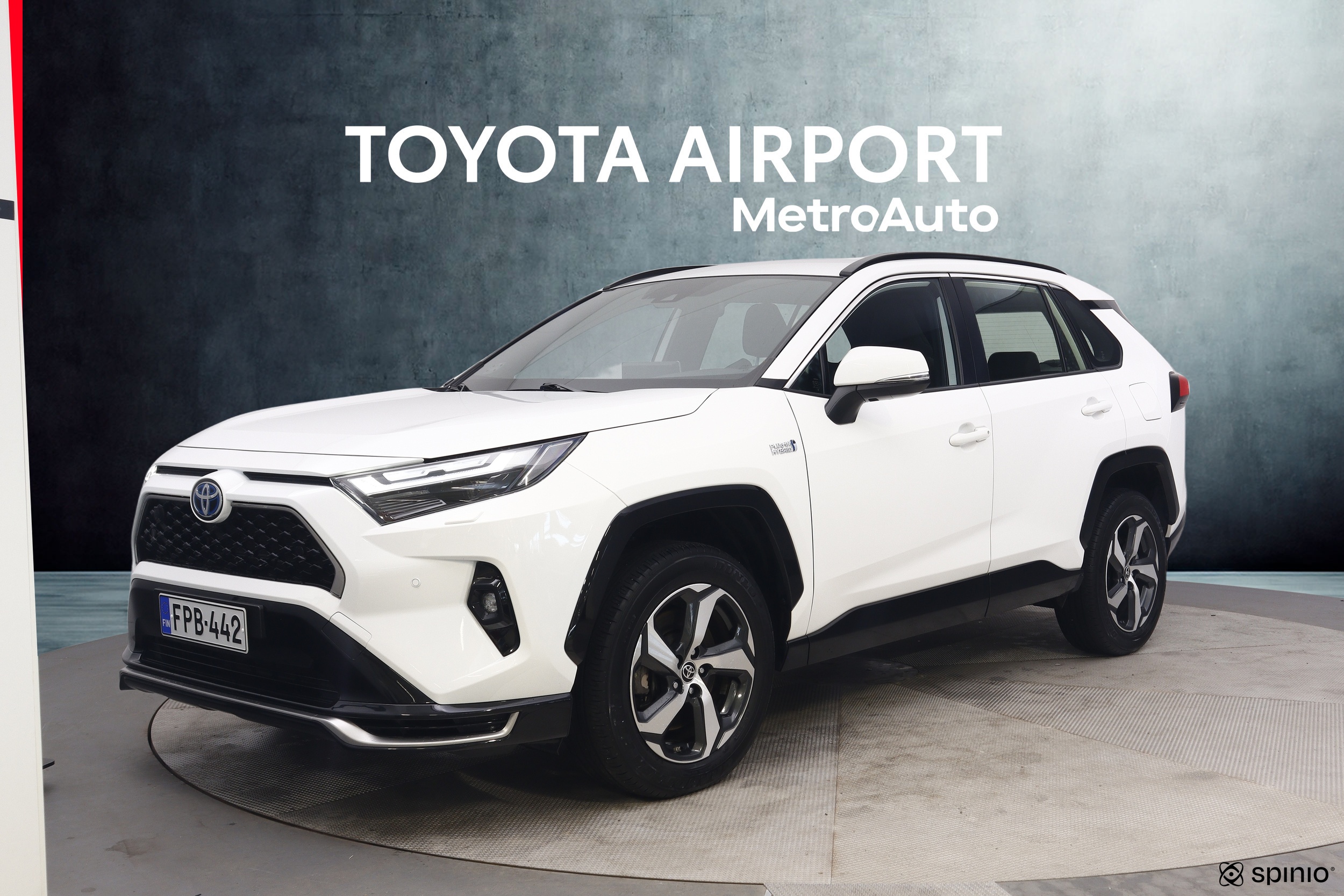 Toyota RAV4 Plug-in 1