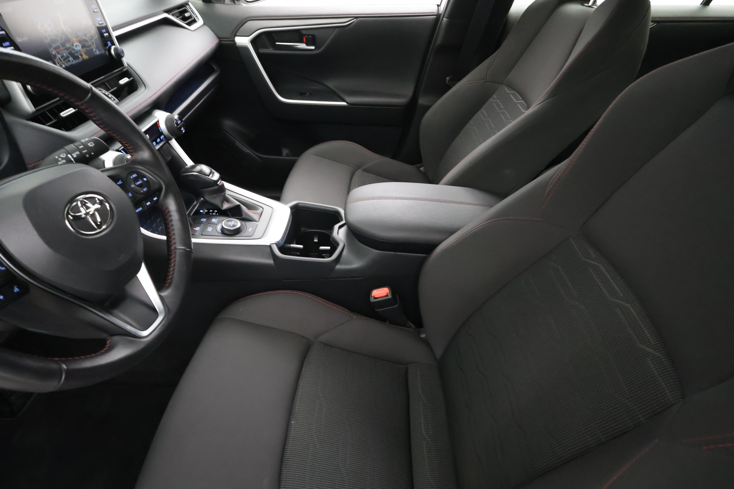 Toyota RAV4 Plug-in 17