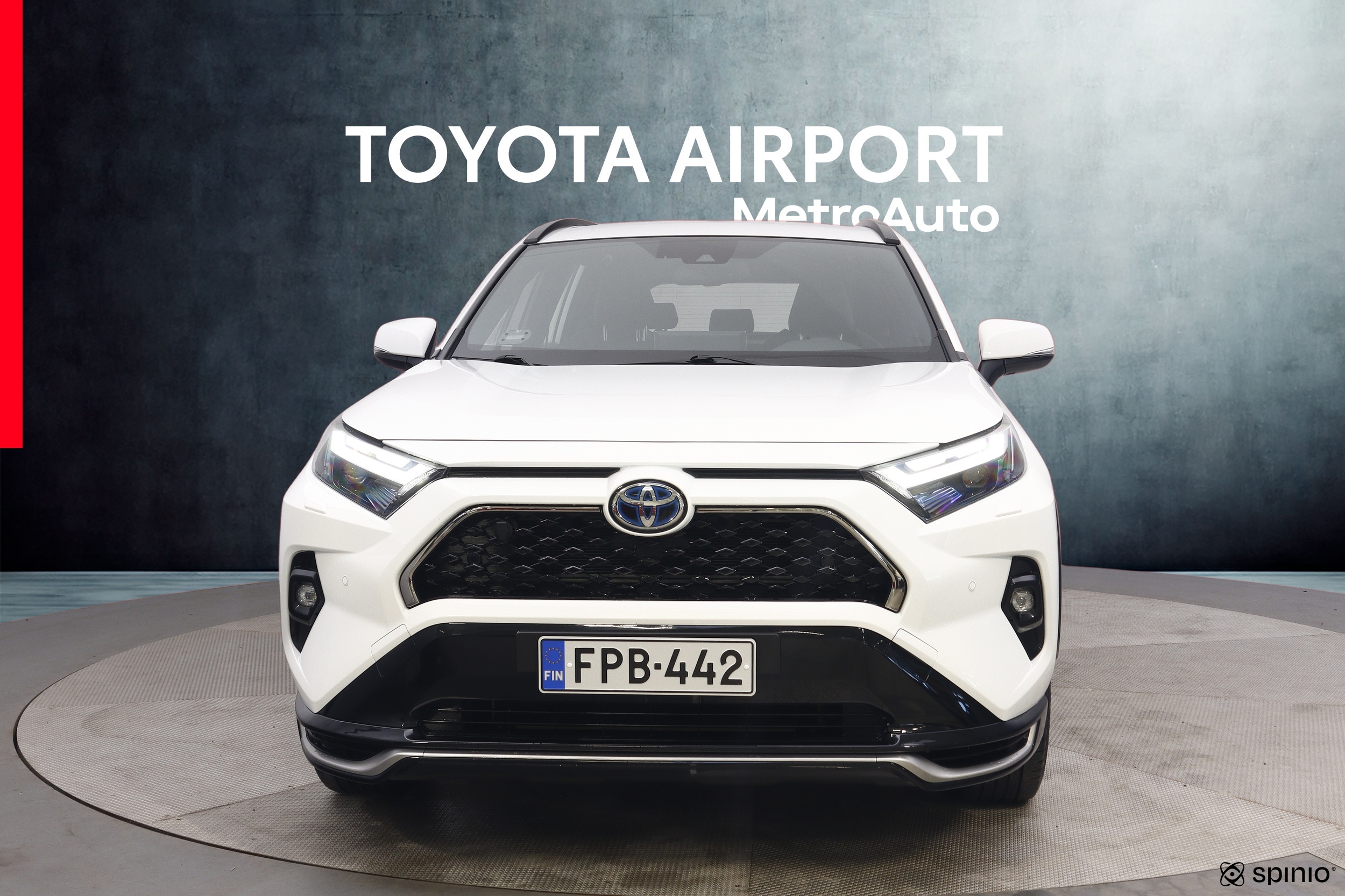 Toyota RAV4 Plug-in 8