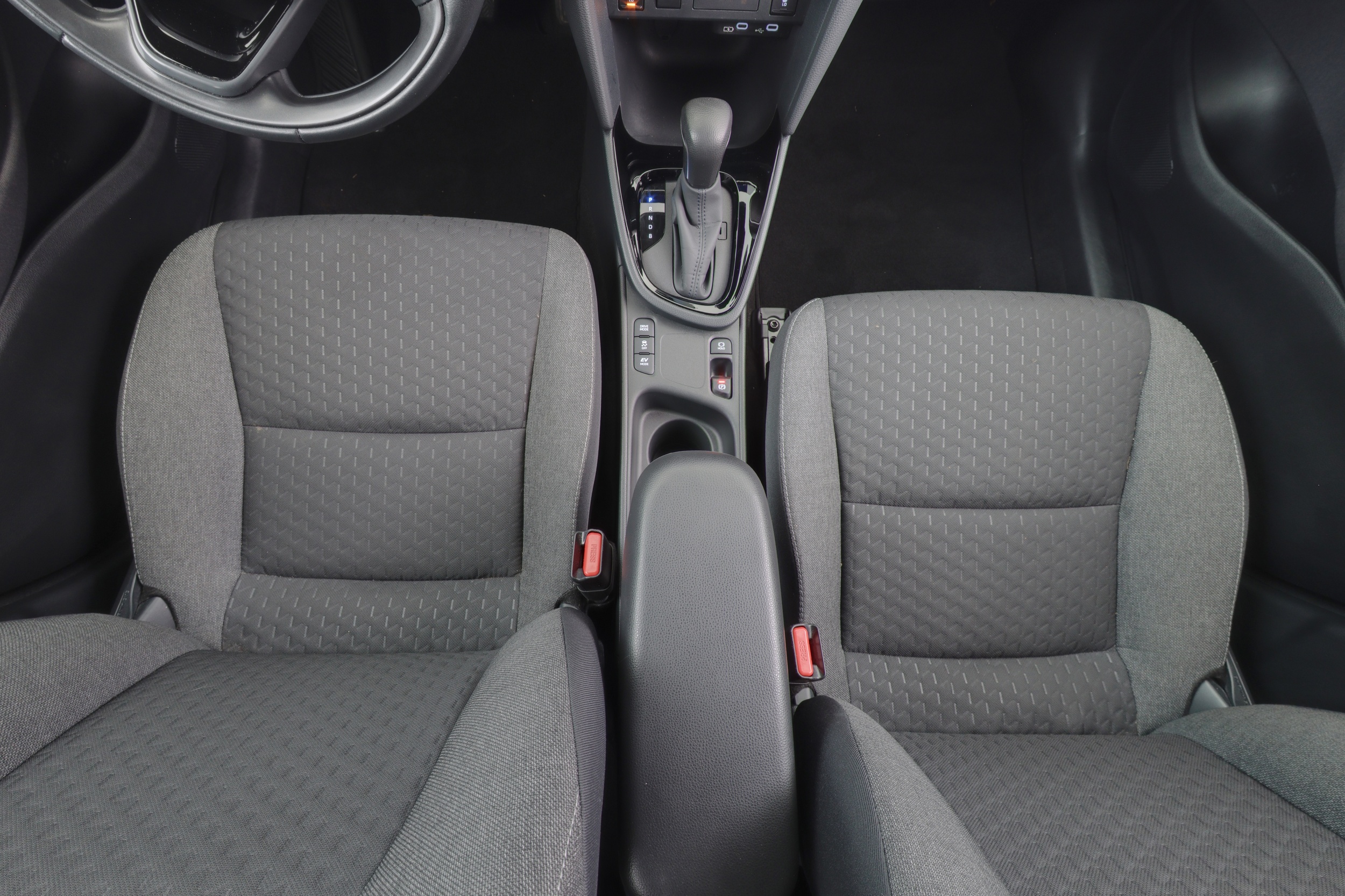 Toyota Yaris Cross 13
