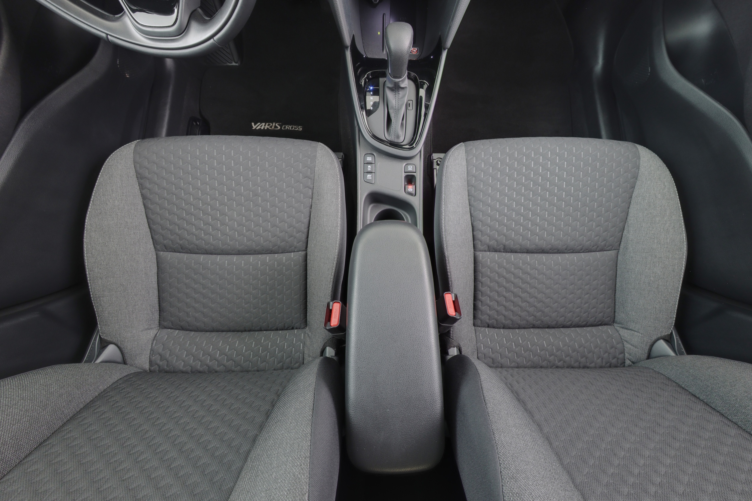 Toyota Yaris Cross 13