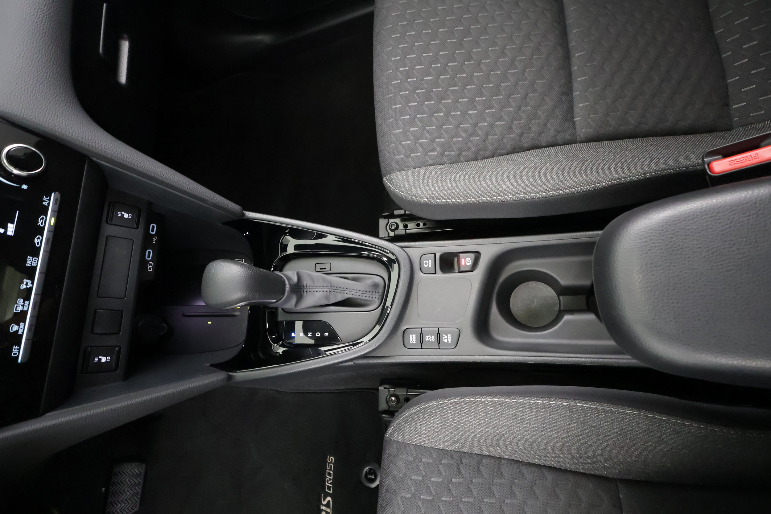 Toyota Yaris Cross 17
