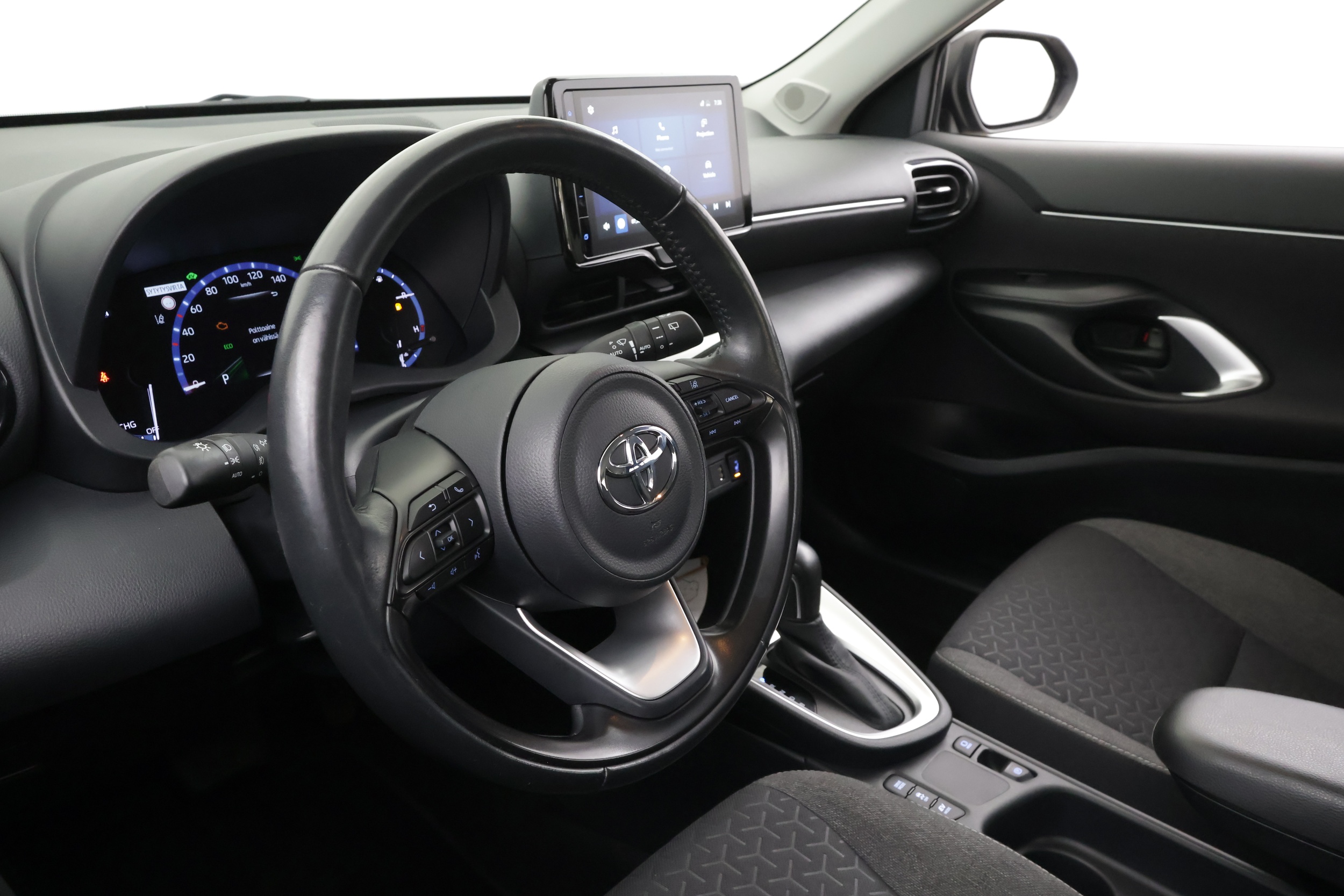 Toyota Yaris Cross 16