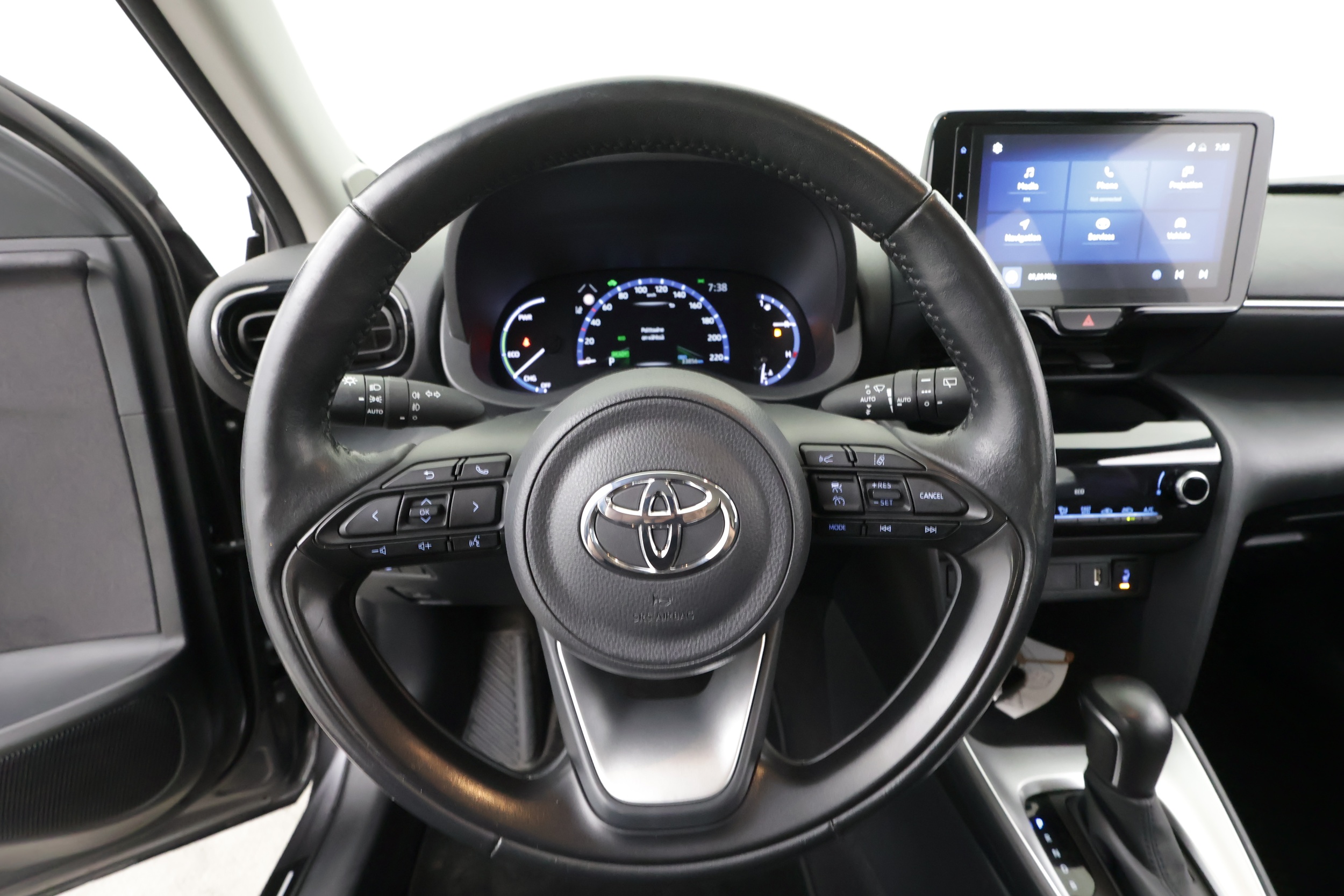 Toyota Yaris Cross 18