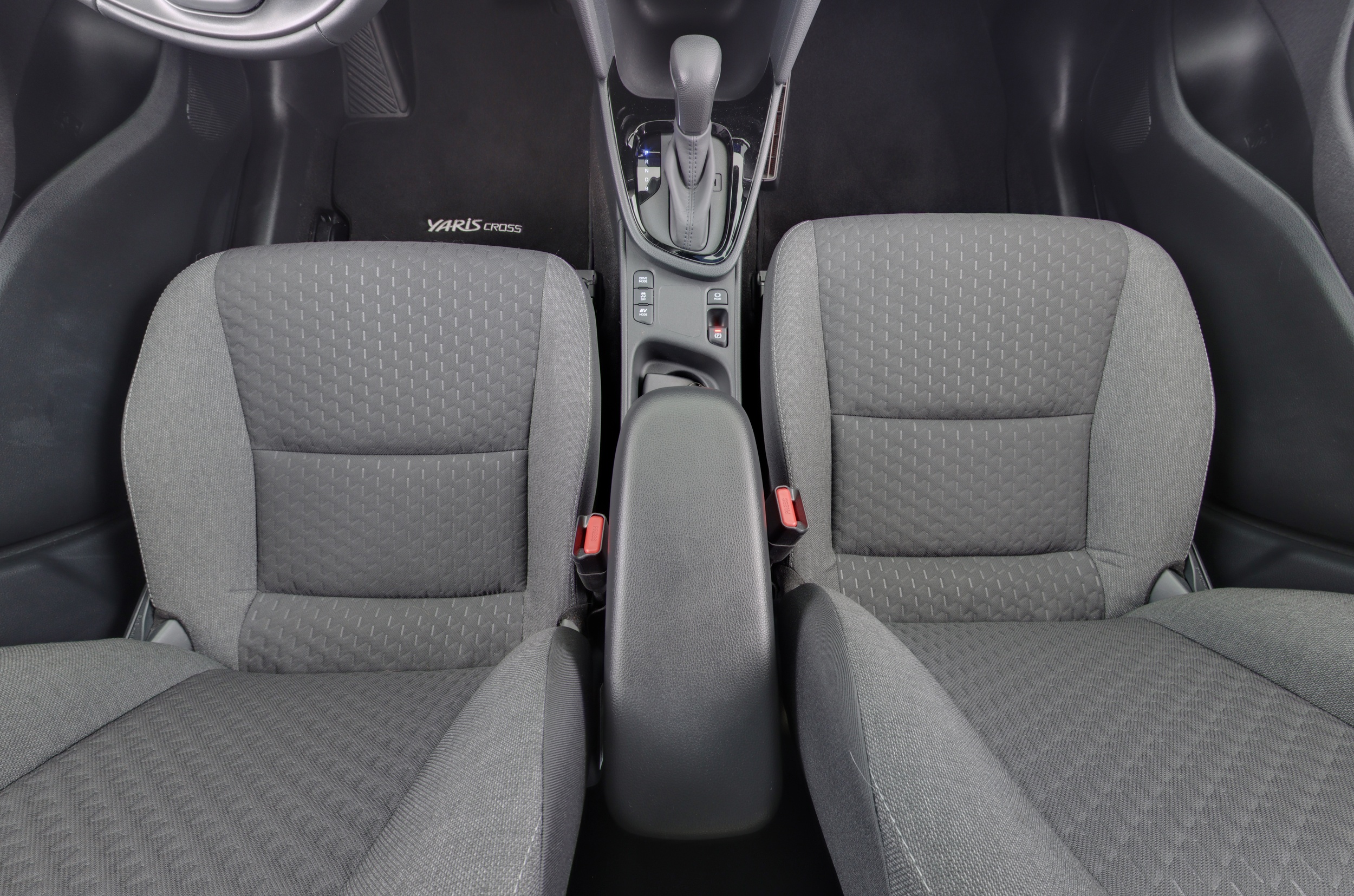 Toyota Yaris Cross 13