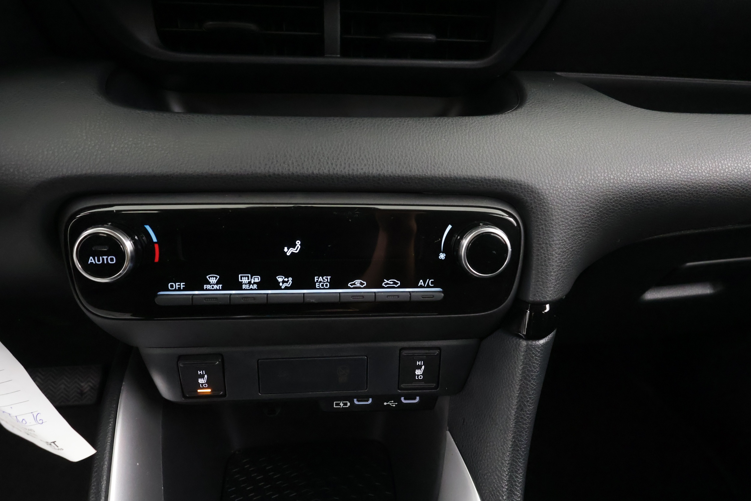 Toyota Yaris 16