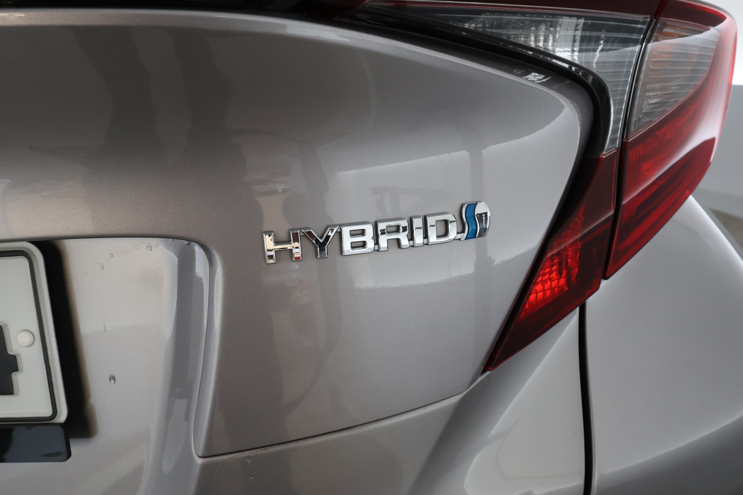 TOYOTA C-HR 16