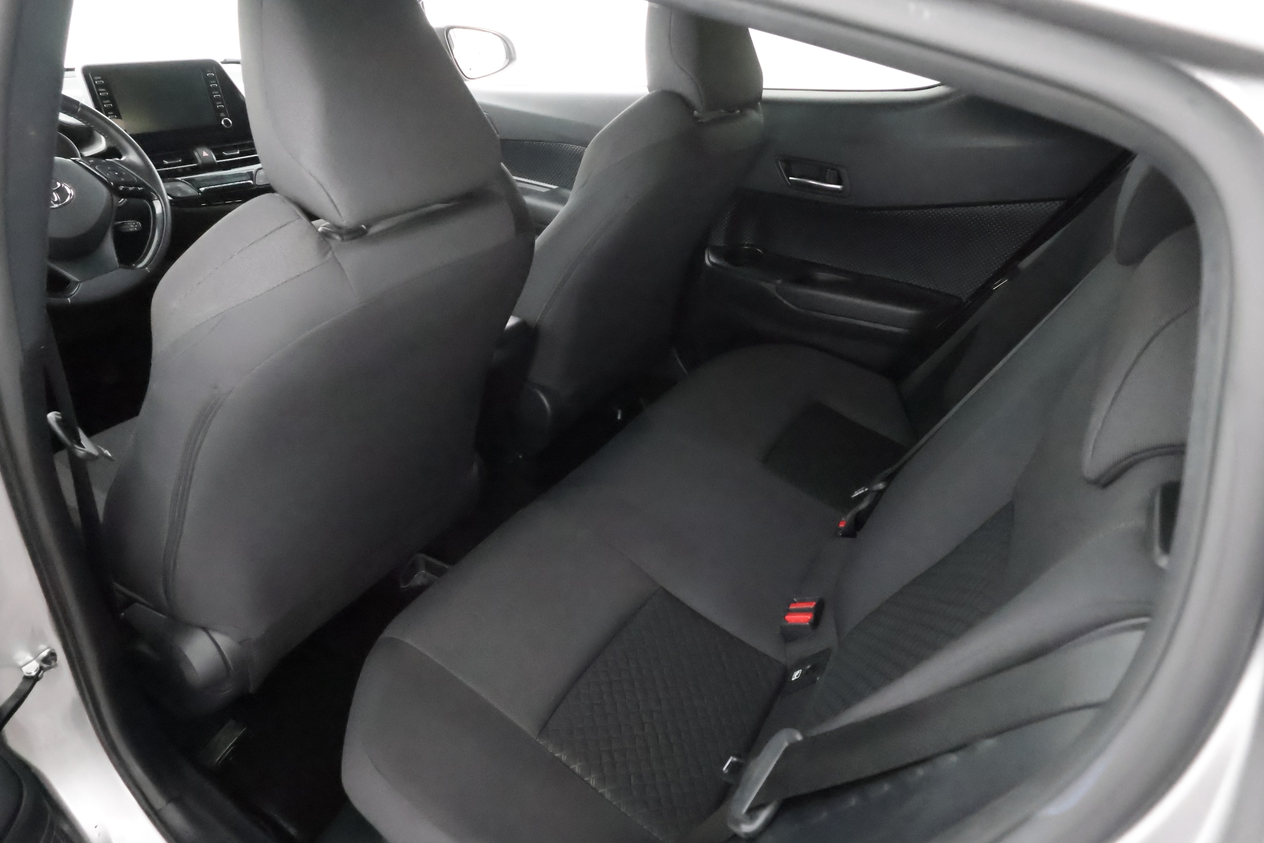 TOYOTA C-HR 19