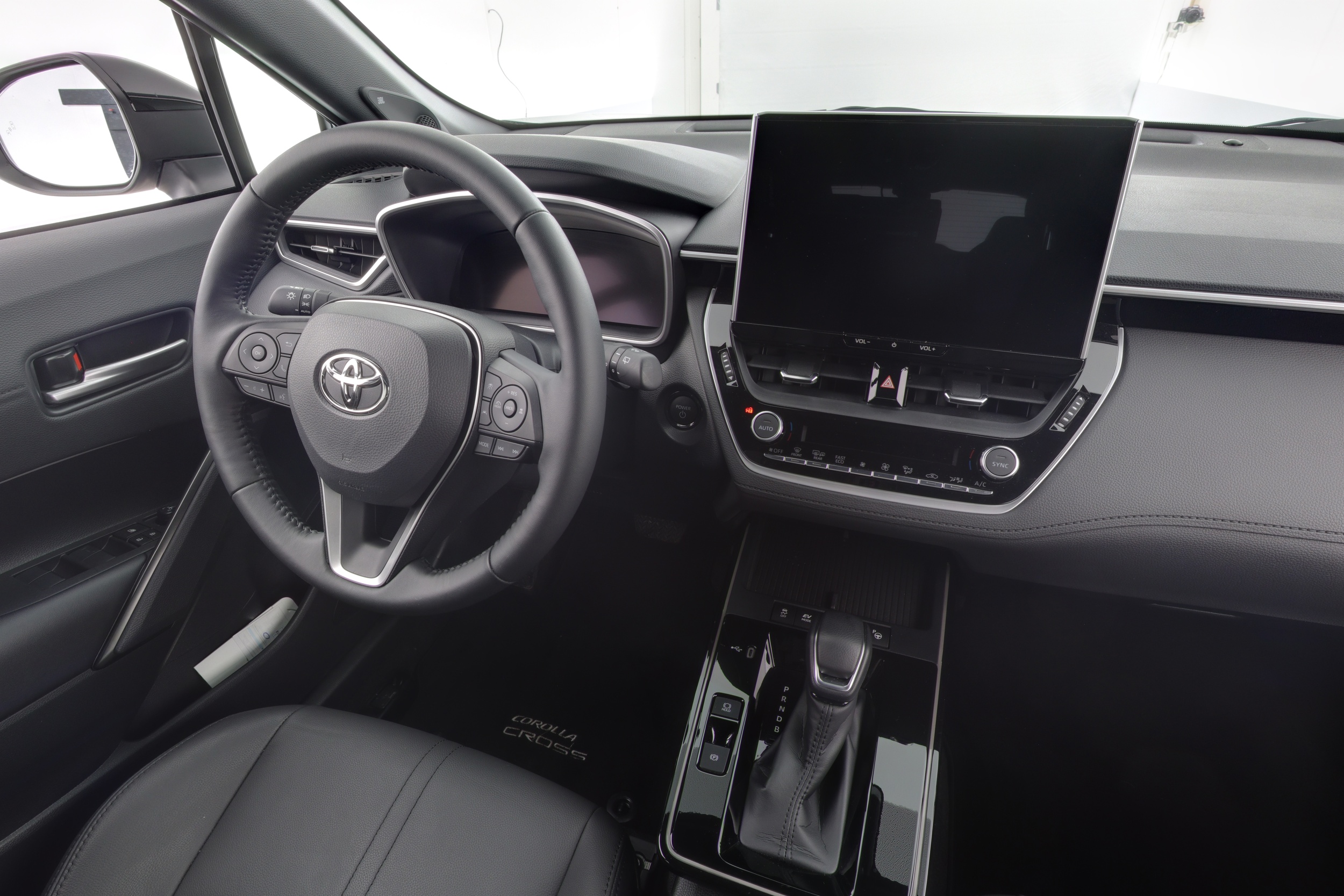 TOYOTA Corolla Cross 11