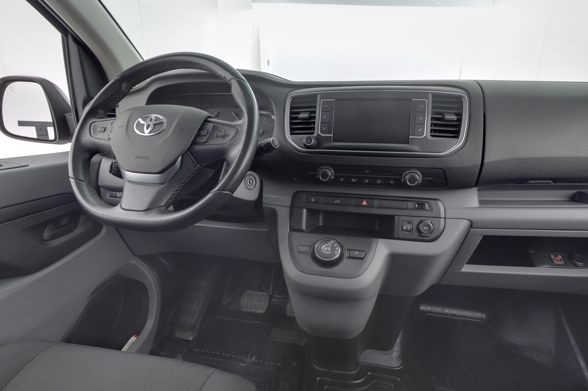 TOYOTA Proace 11