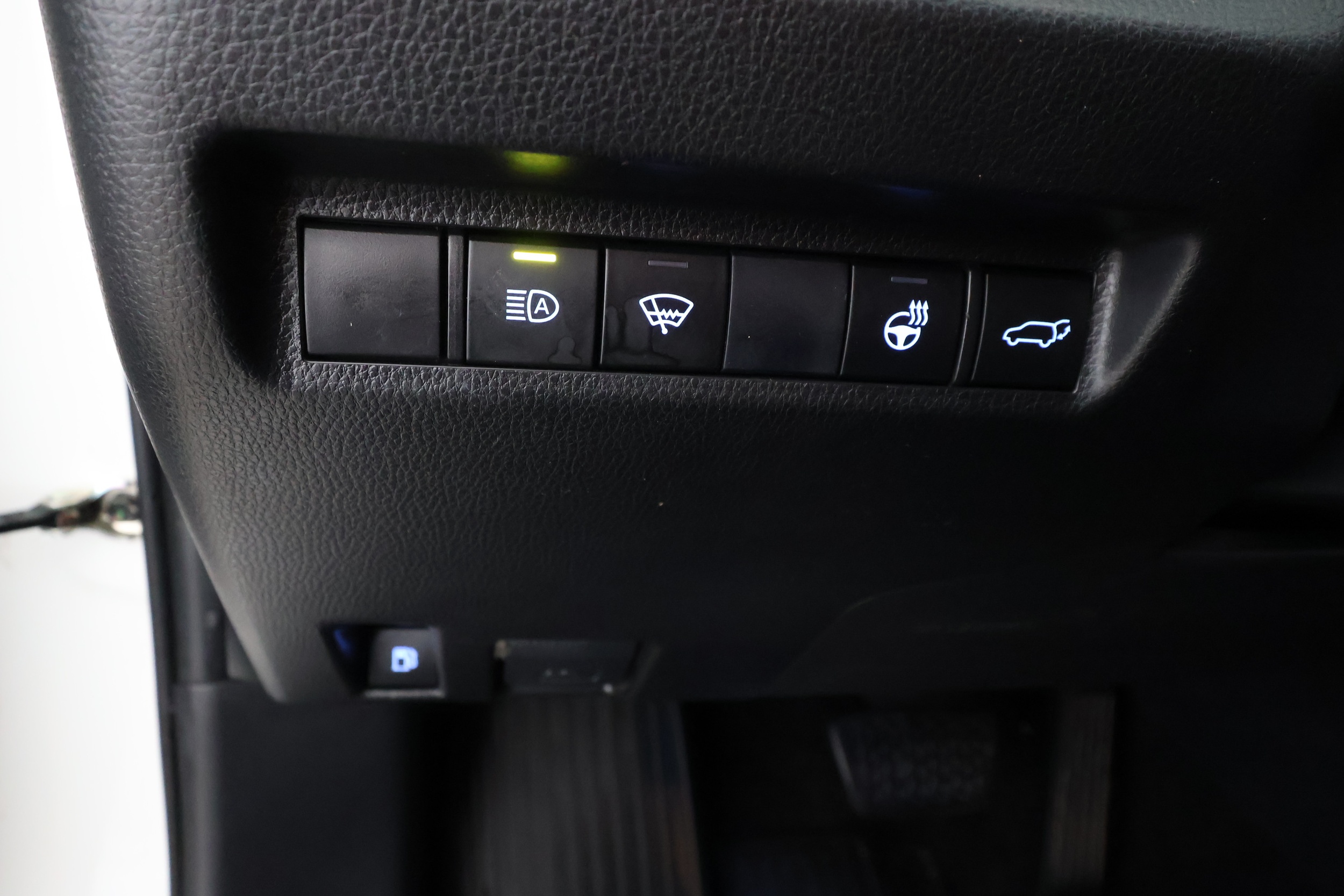 TOYOTA RAV4 Plug-in 18