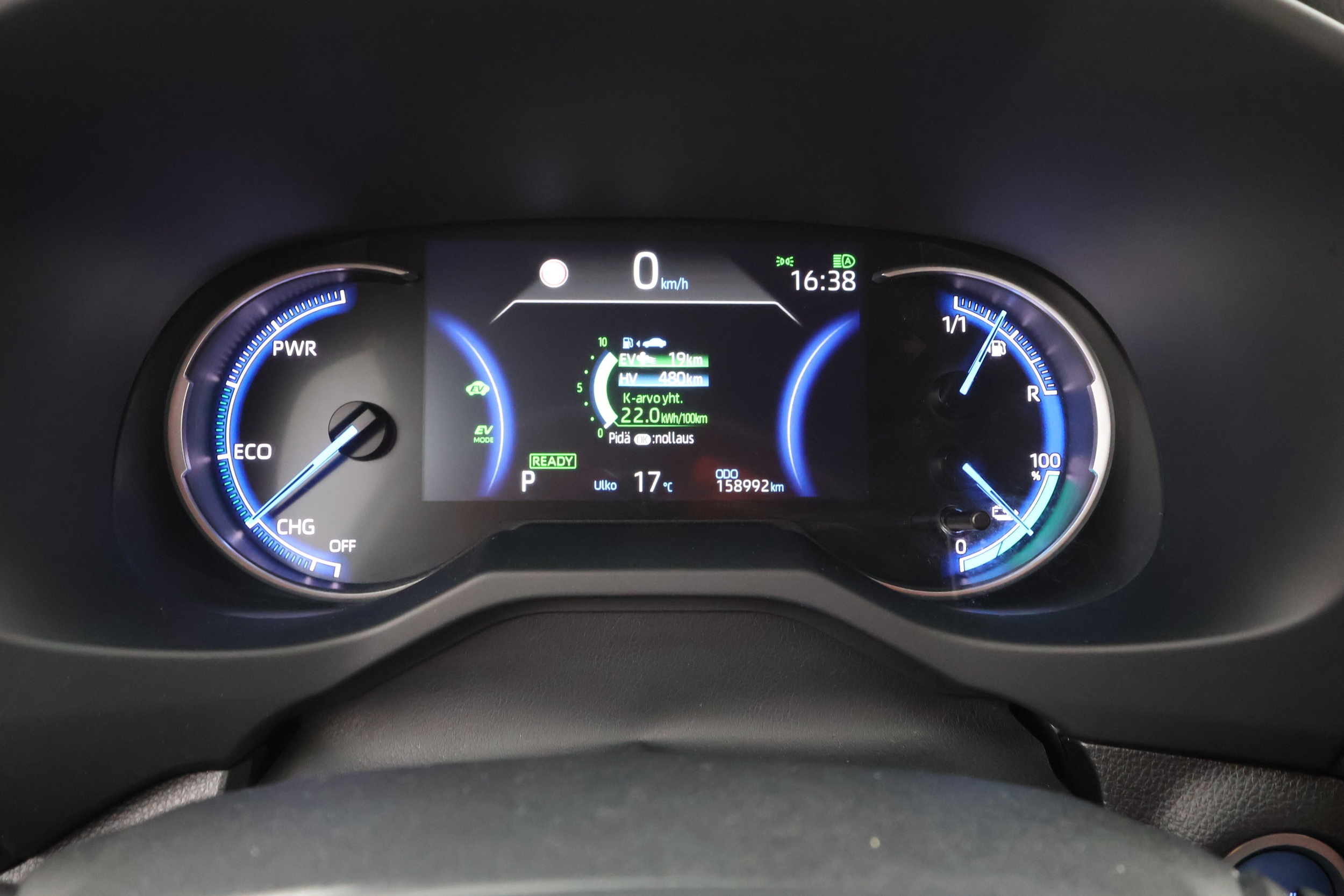 TOYOTA RAV4 Plug-in 22