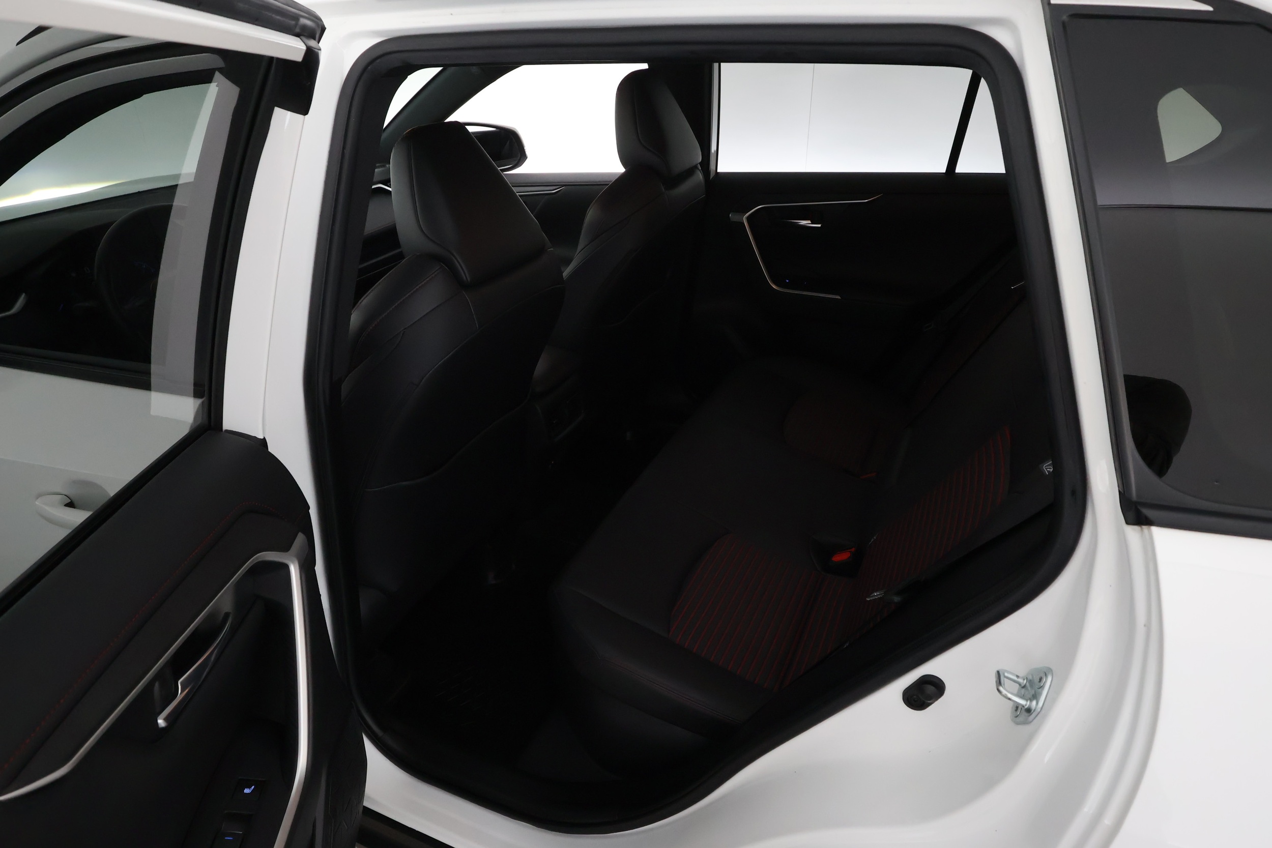 TOYOTA RAV4 Plug-in 23